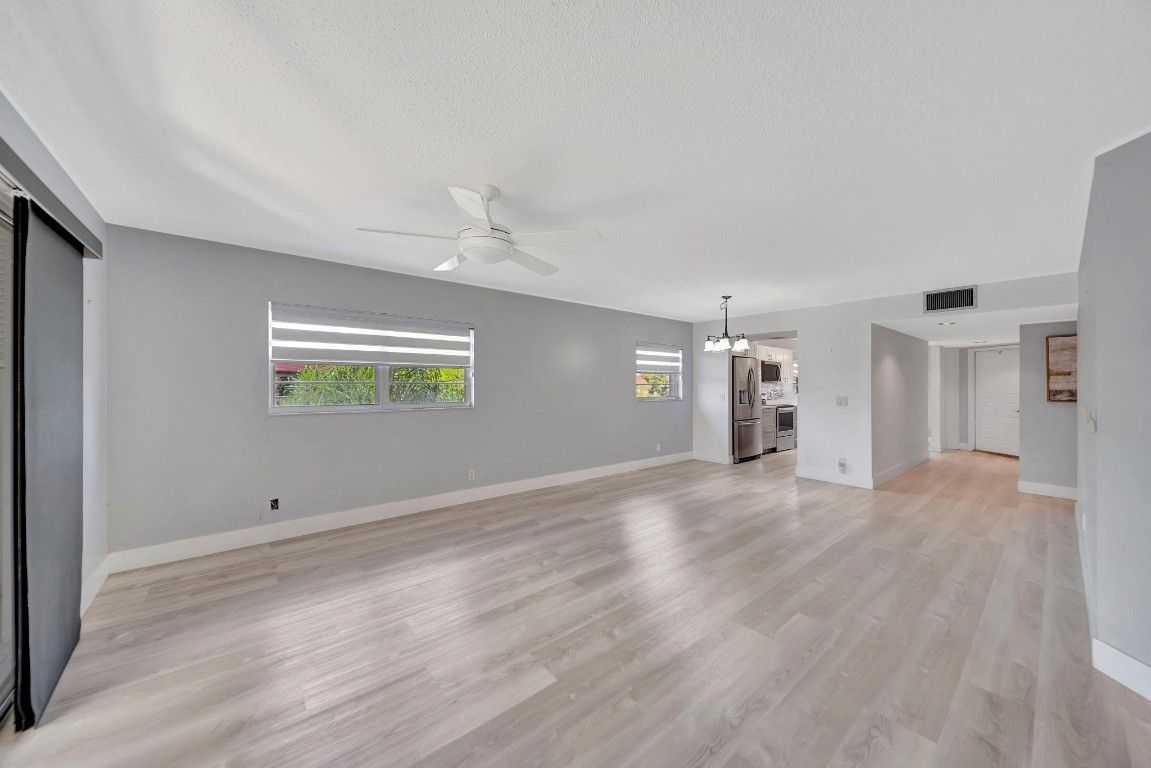 IVANANHOE - Residential