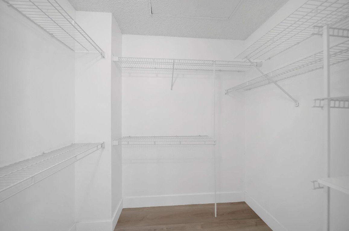 IVANANHOE - Residential