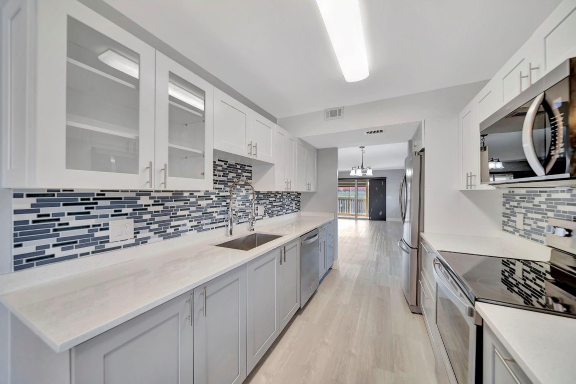 IVANANHOE - Residential