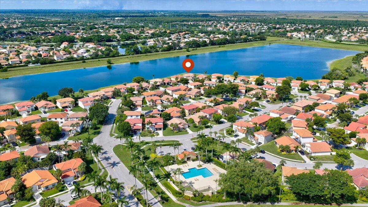 10712 Oak Lake Way