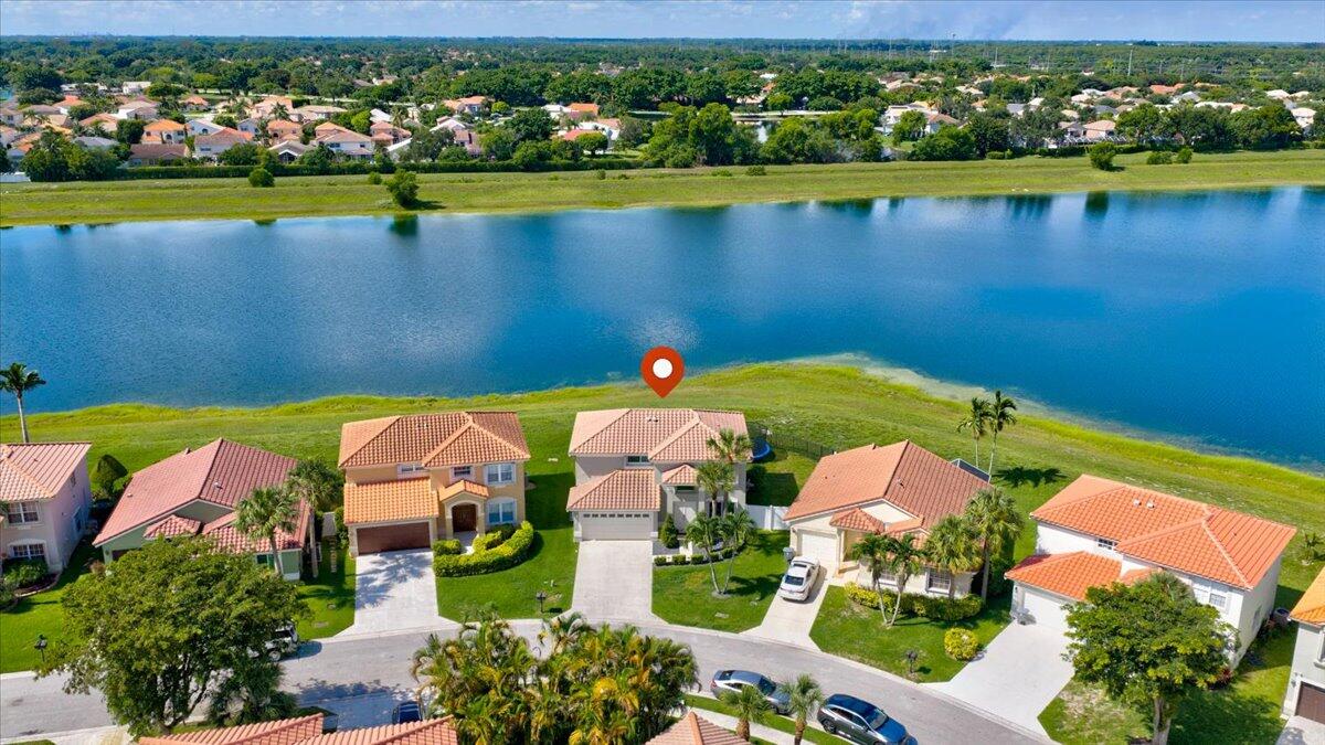 10712 Oak Lake Way