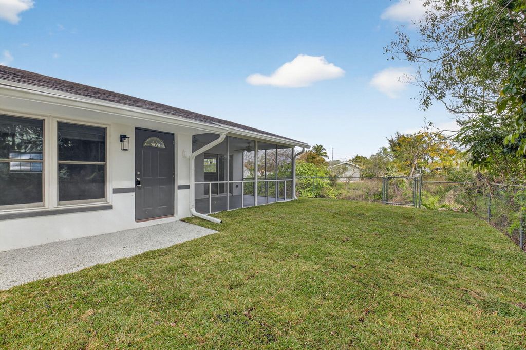 Photo of 9197 SW 3rd Street, Boca Raton, FL 33428 (MLS # R11160005)