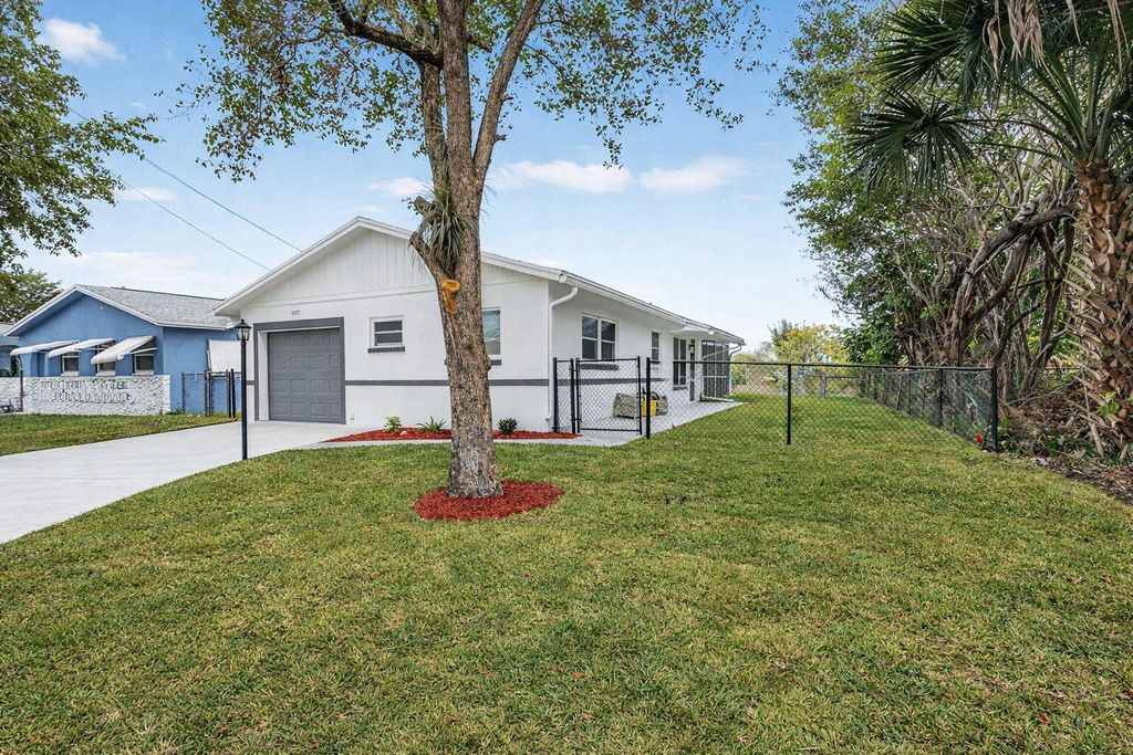 Photo of 9197 SW 3rd Street, Boca Raton, FL 33428 (MLS # R11160005)