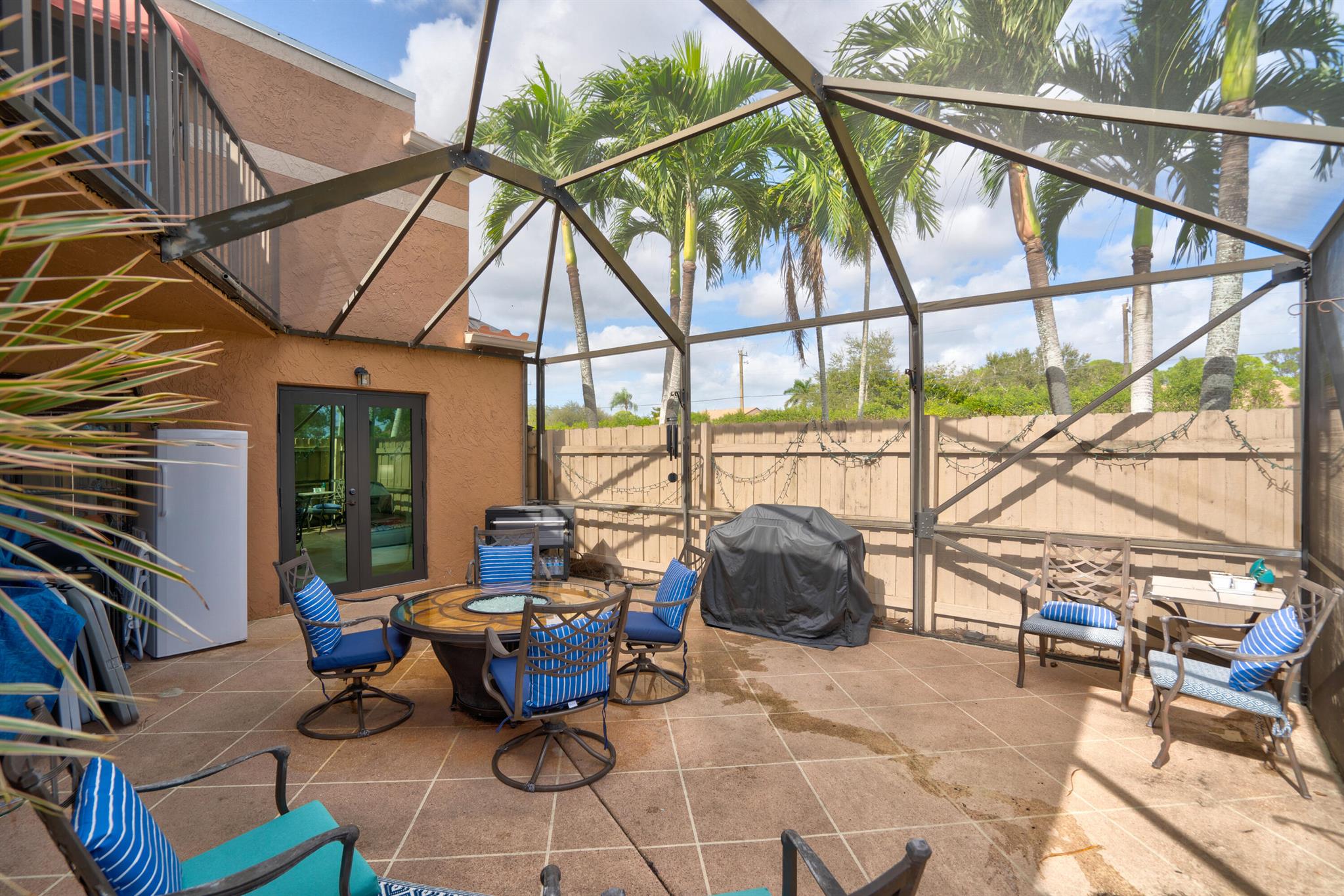 El Lago - Residential