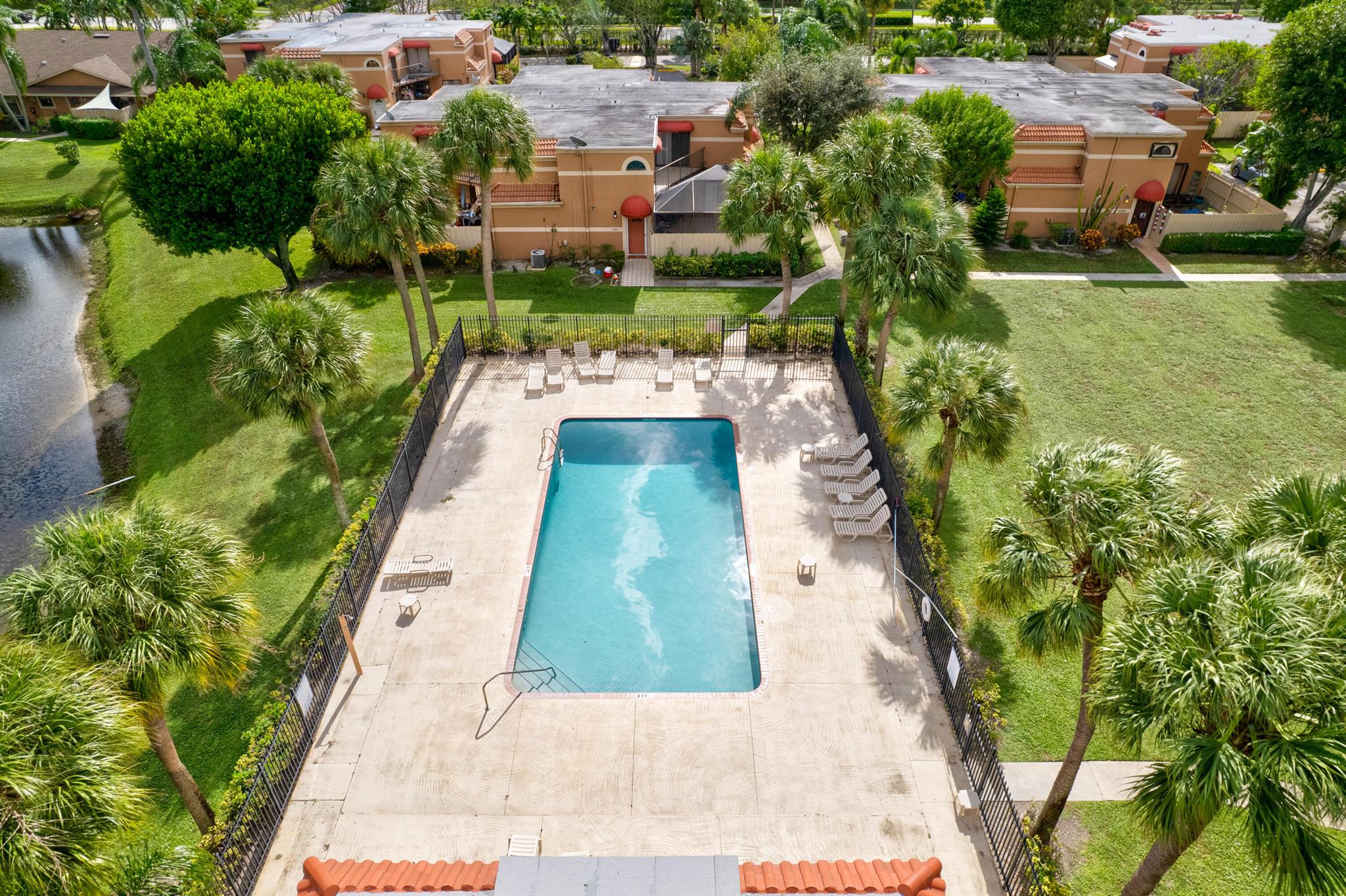 El Lago - Residential