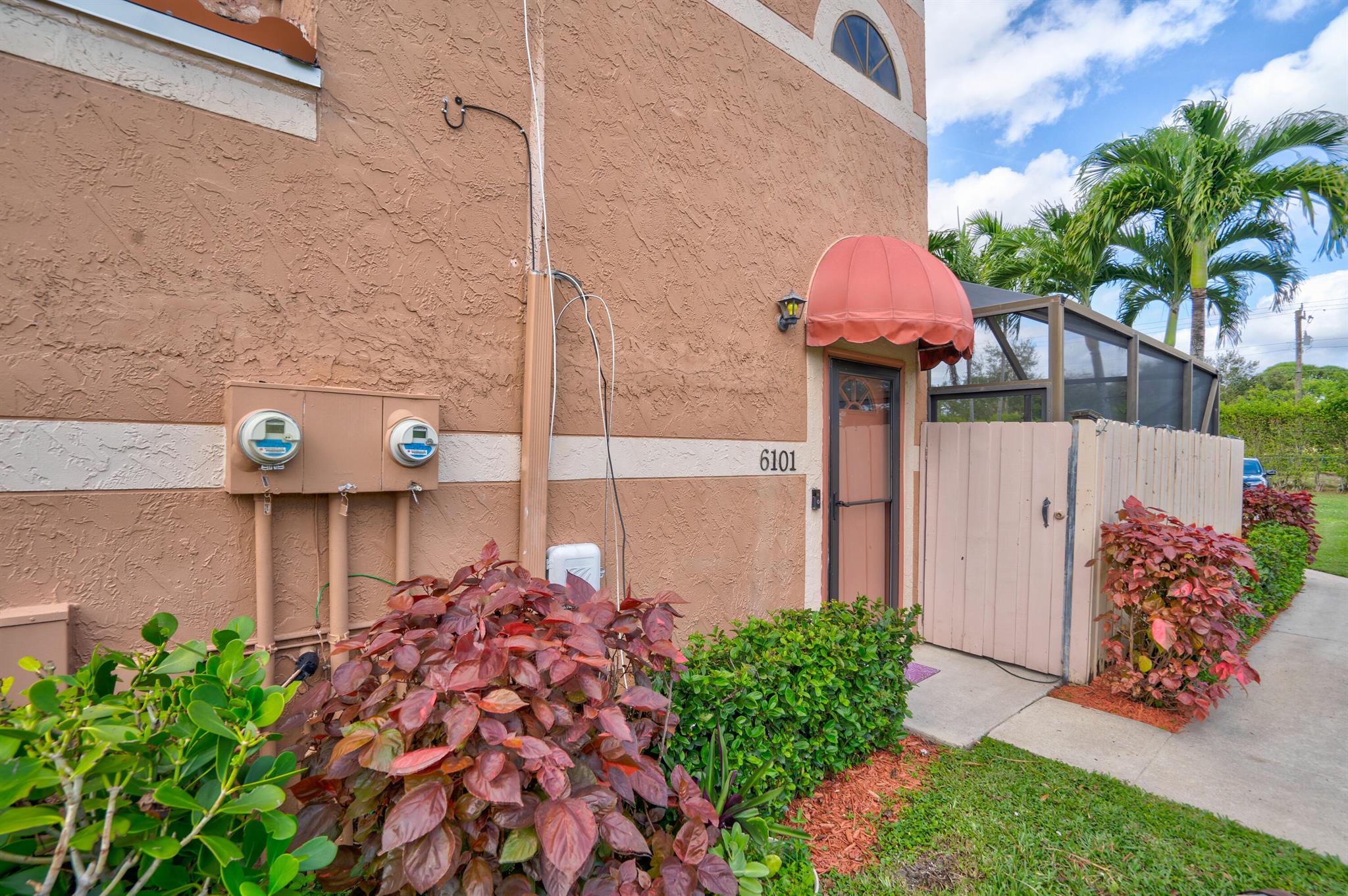 El Lago - Residential