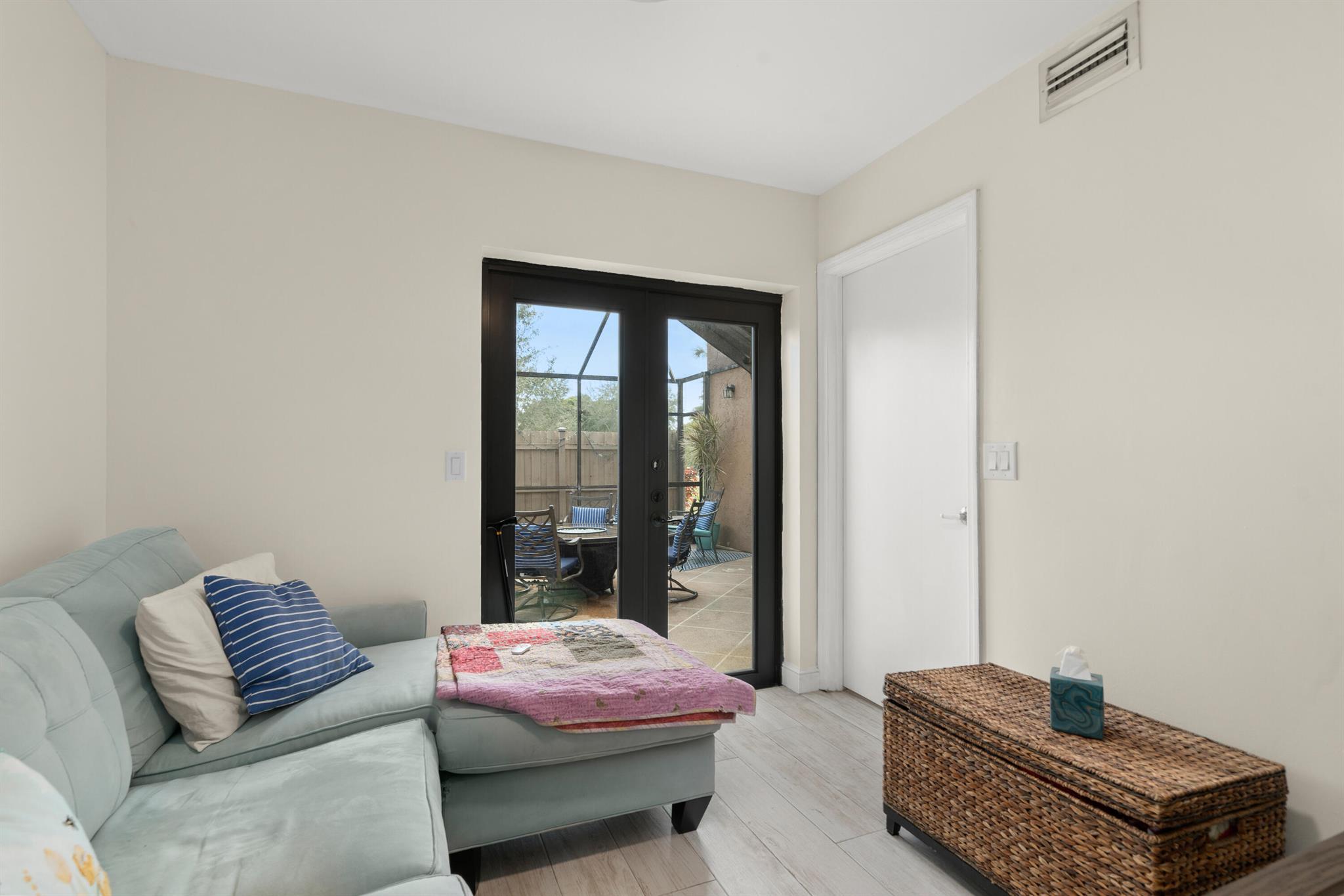 El Lago - Residential