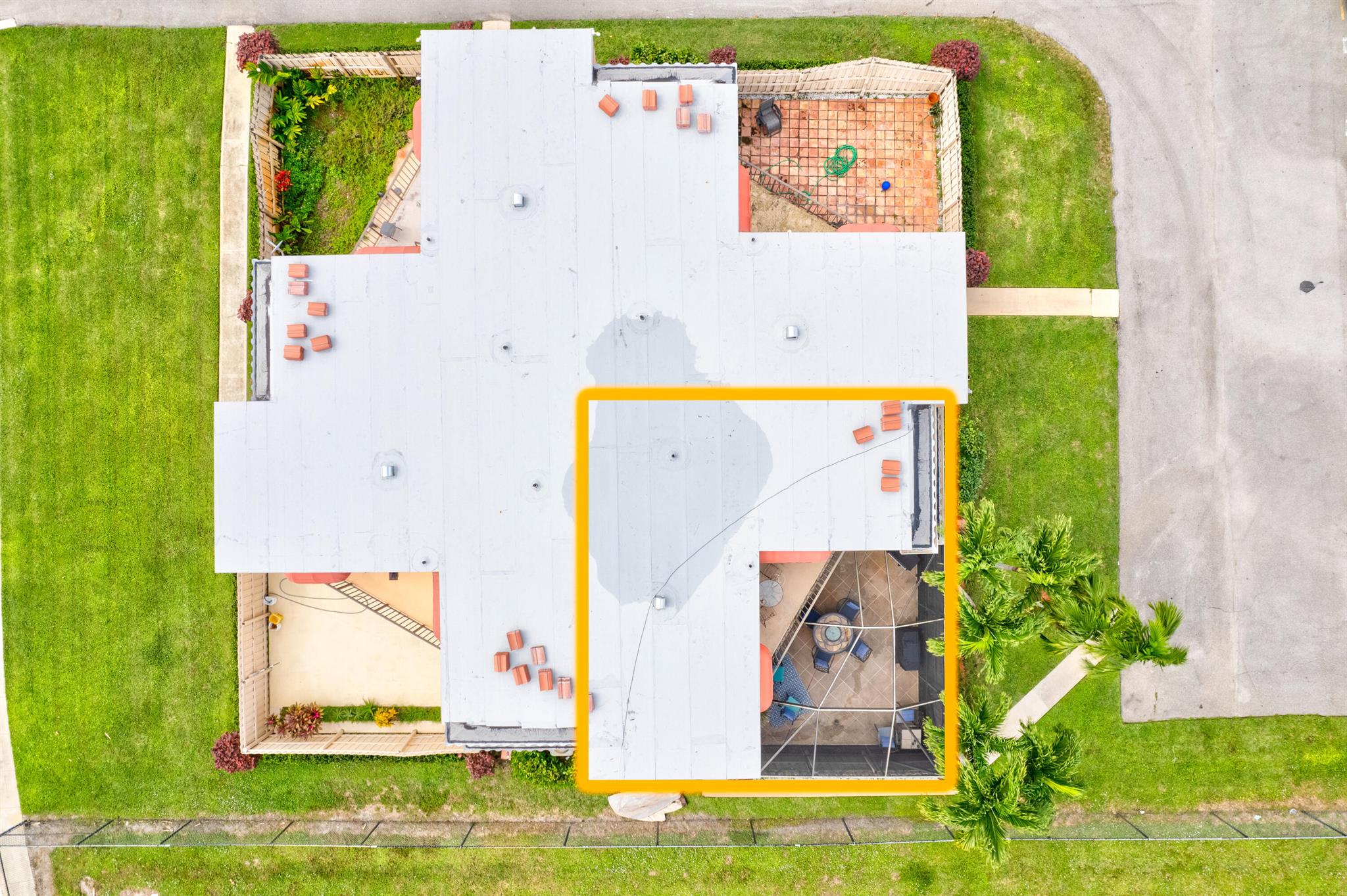 El Lago - Residential