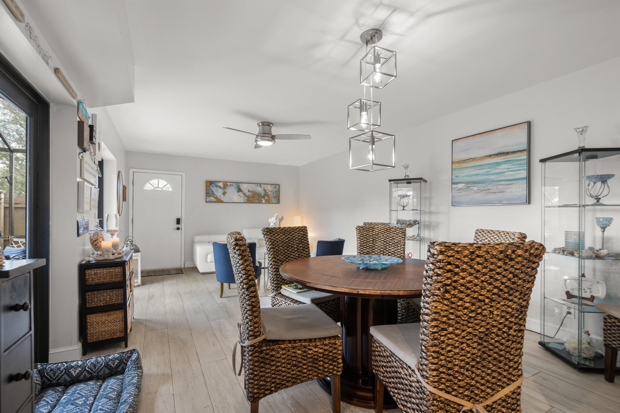 El Lago - Residential