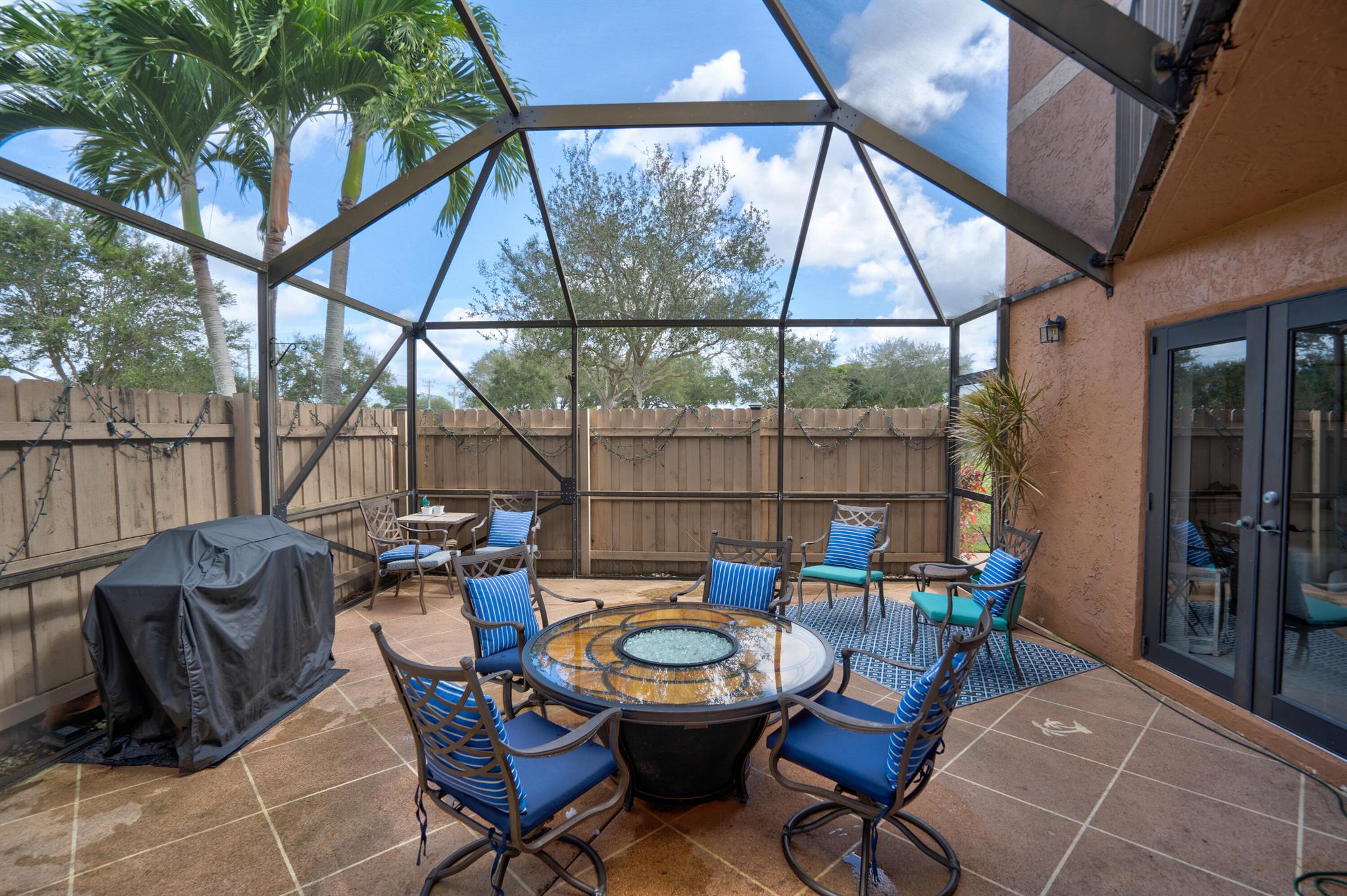 El Lago - Residential