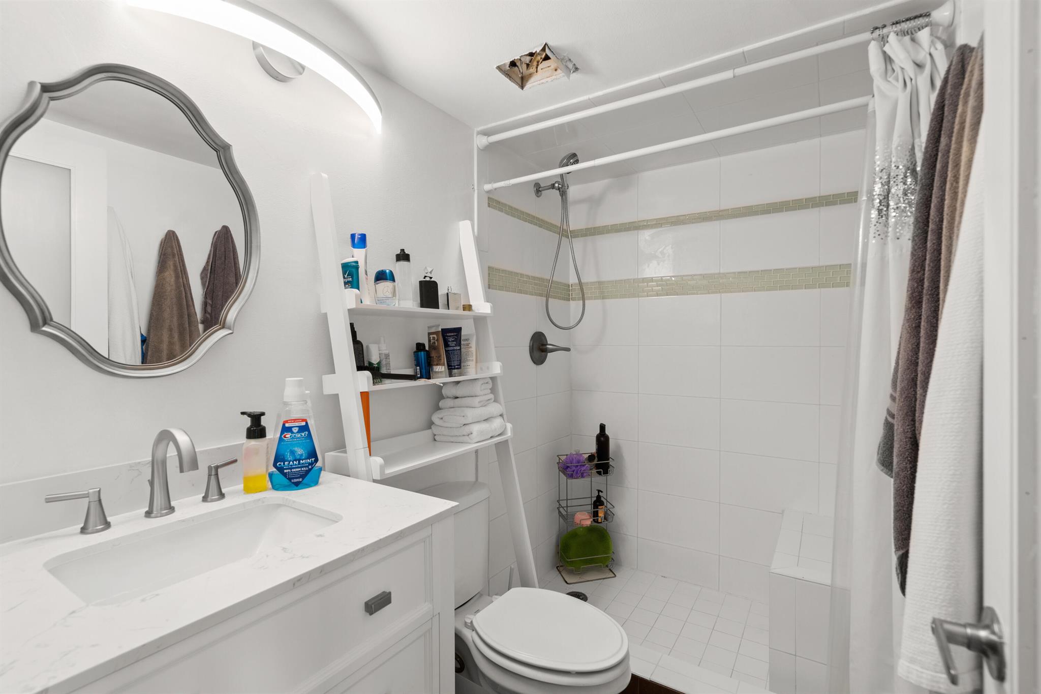 El Lago - Residential