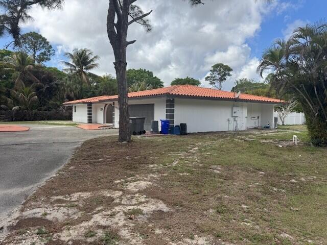 PALM BEACH FARMS CO 3 - Residential Lease