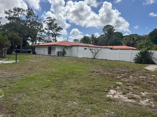 PALM BEACH FARMS CO 3 - Residential Lease