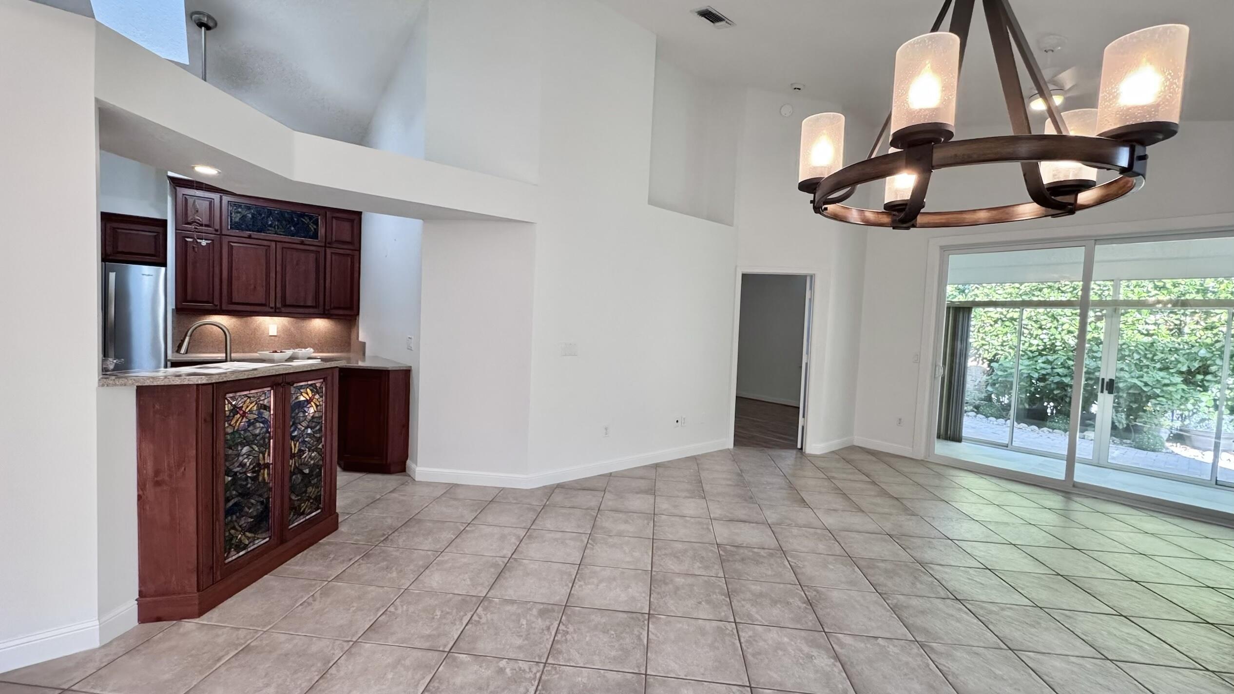 MOON RIVER - Residential