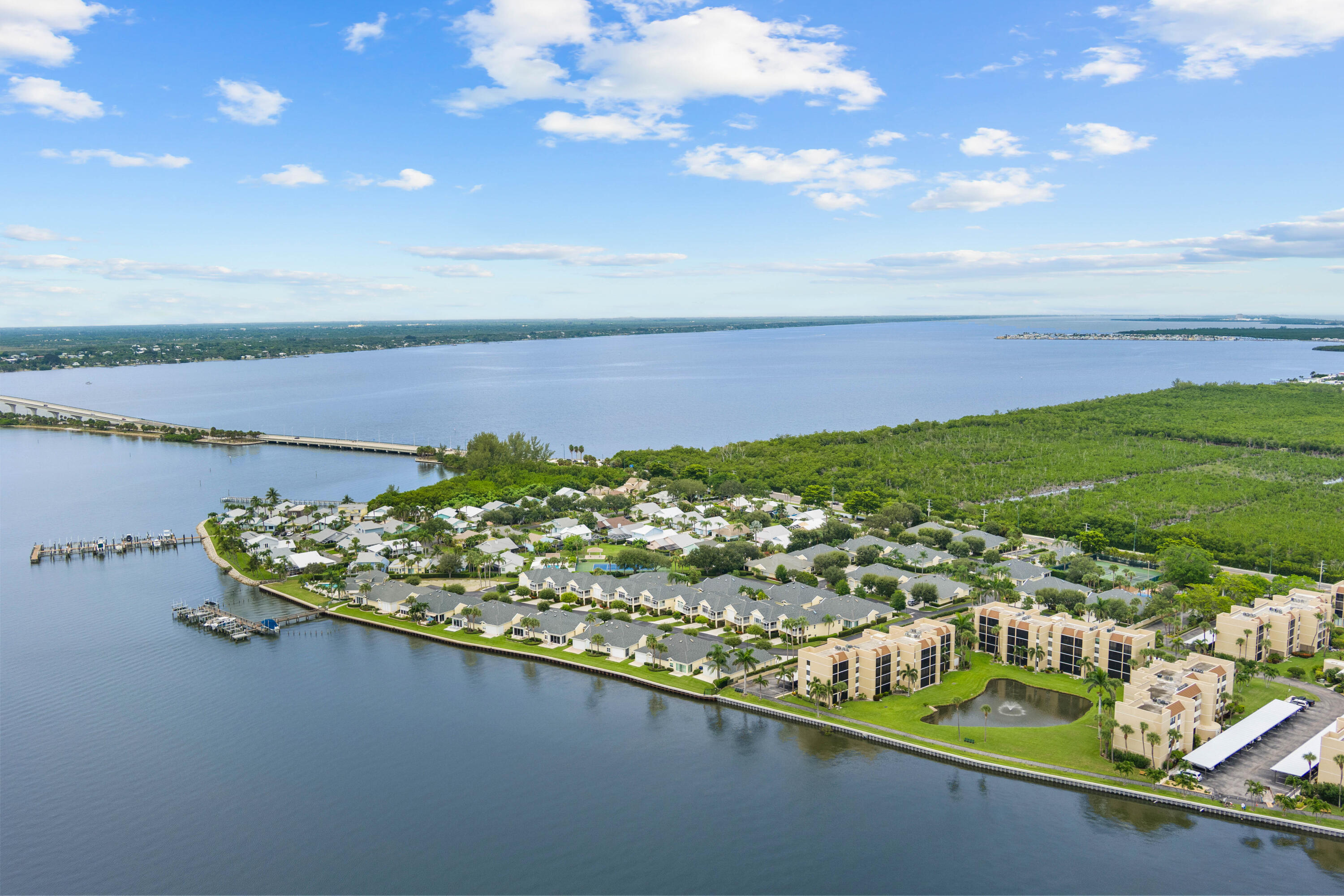 MOON RIVER - Residential