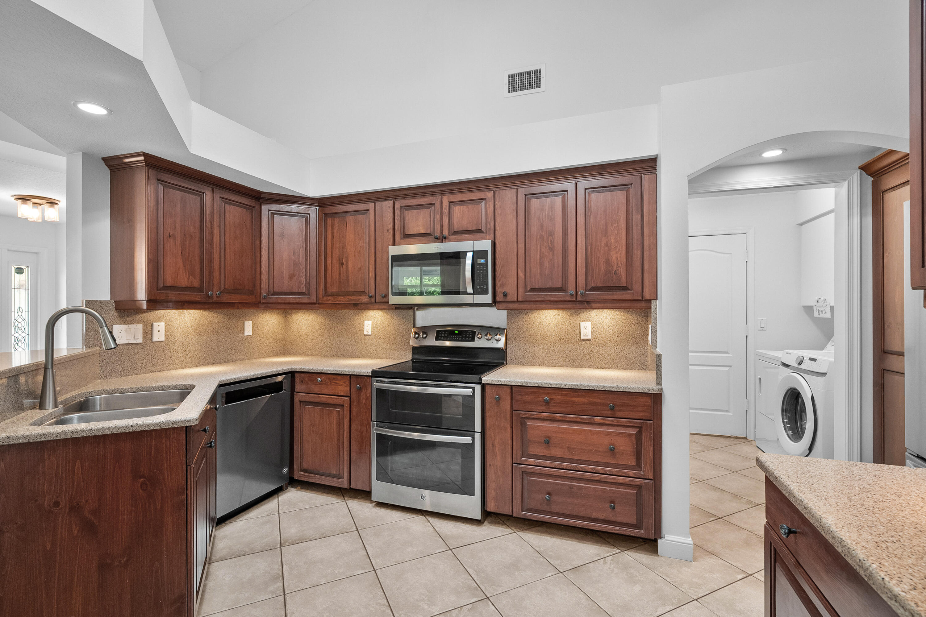 MOON RIVER - Residential