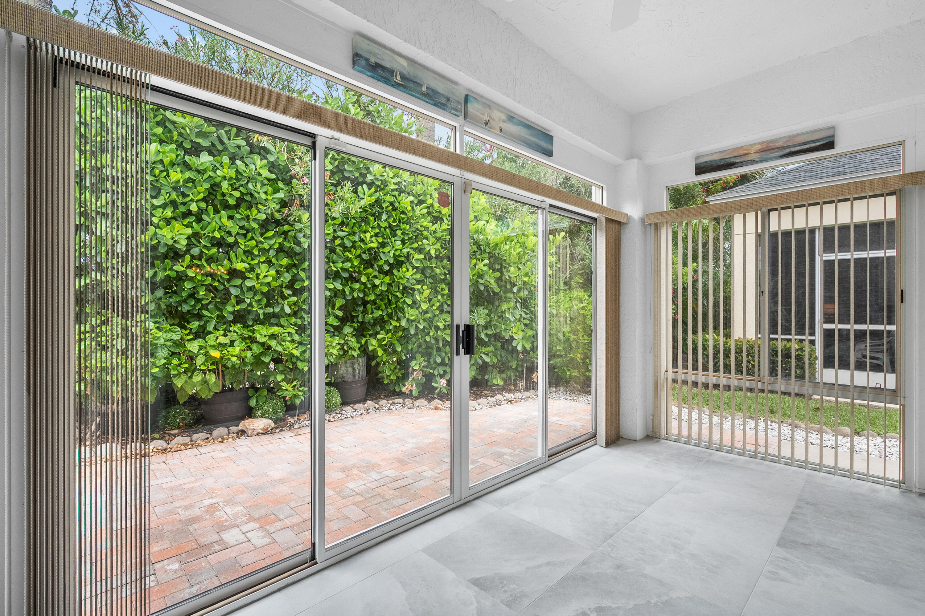 MOON RIVER - Residential