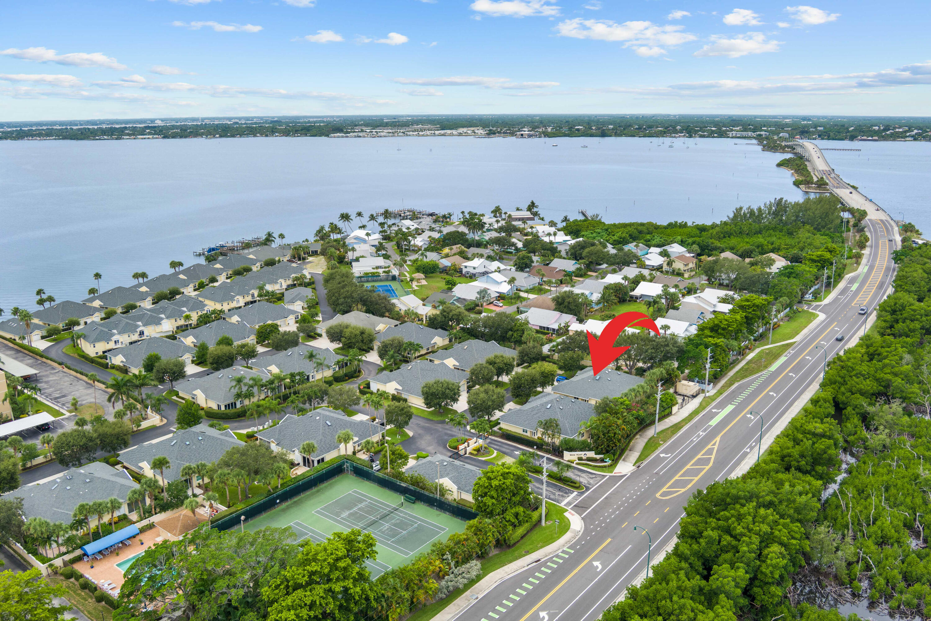 MOON RIVER - Residential