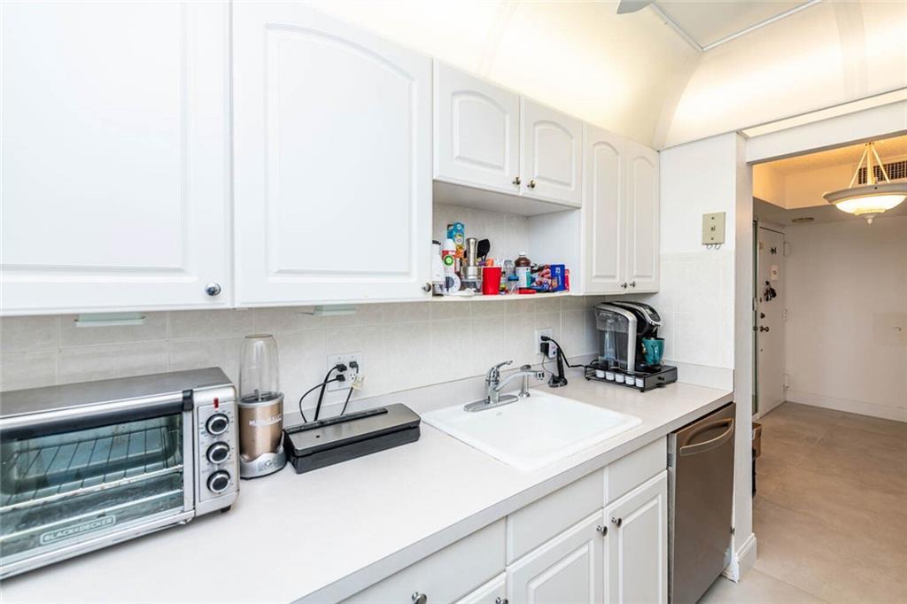 POMPANO BEACH CLUB ASSOC - Residential