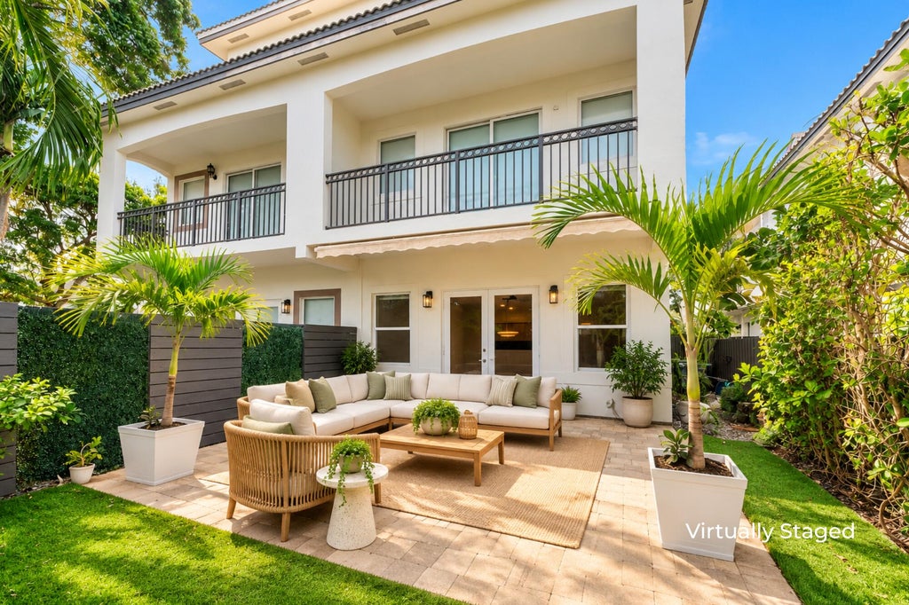 Photo of 612 SW 10th Street, Fort Lauderdale, FL 33315 (MLS # B26091967)
