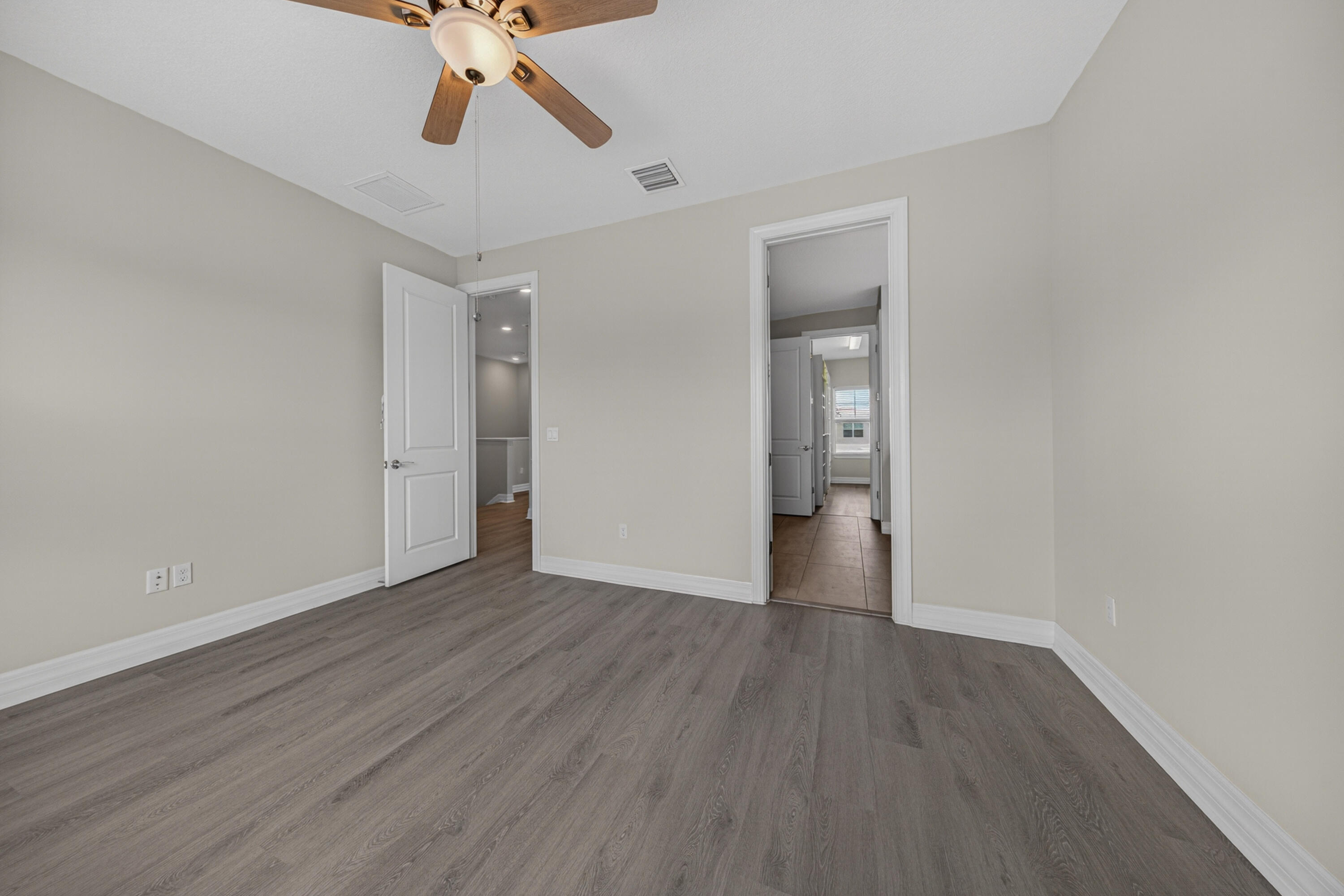 HILLCREST COUNTRY CLUB SOUTH - Residential