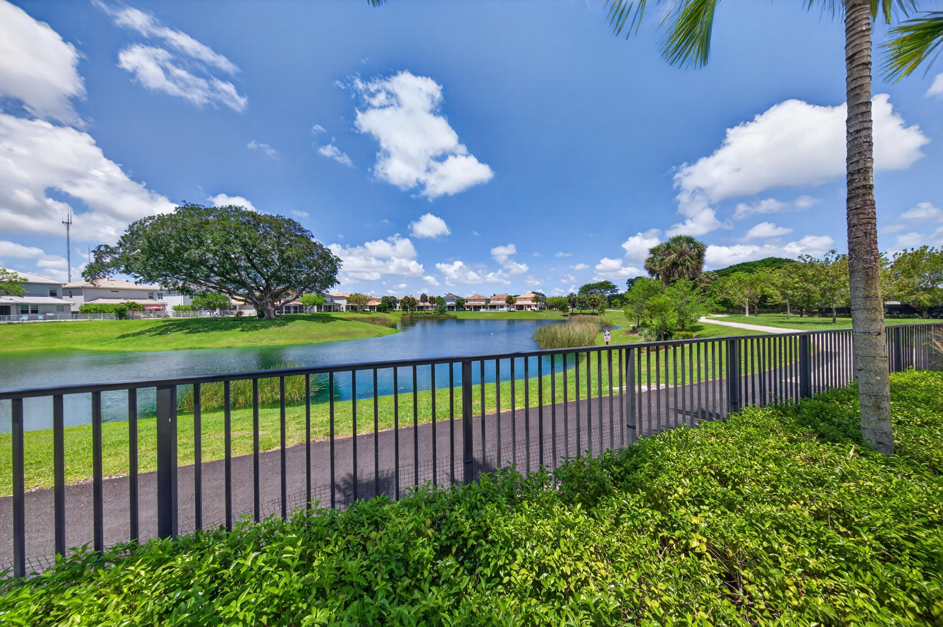 HILLCREST COUNTRY CLUB SOUTH - Residential