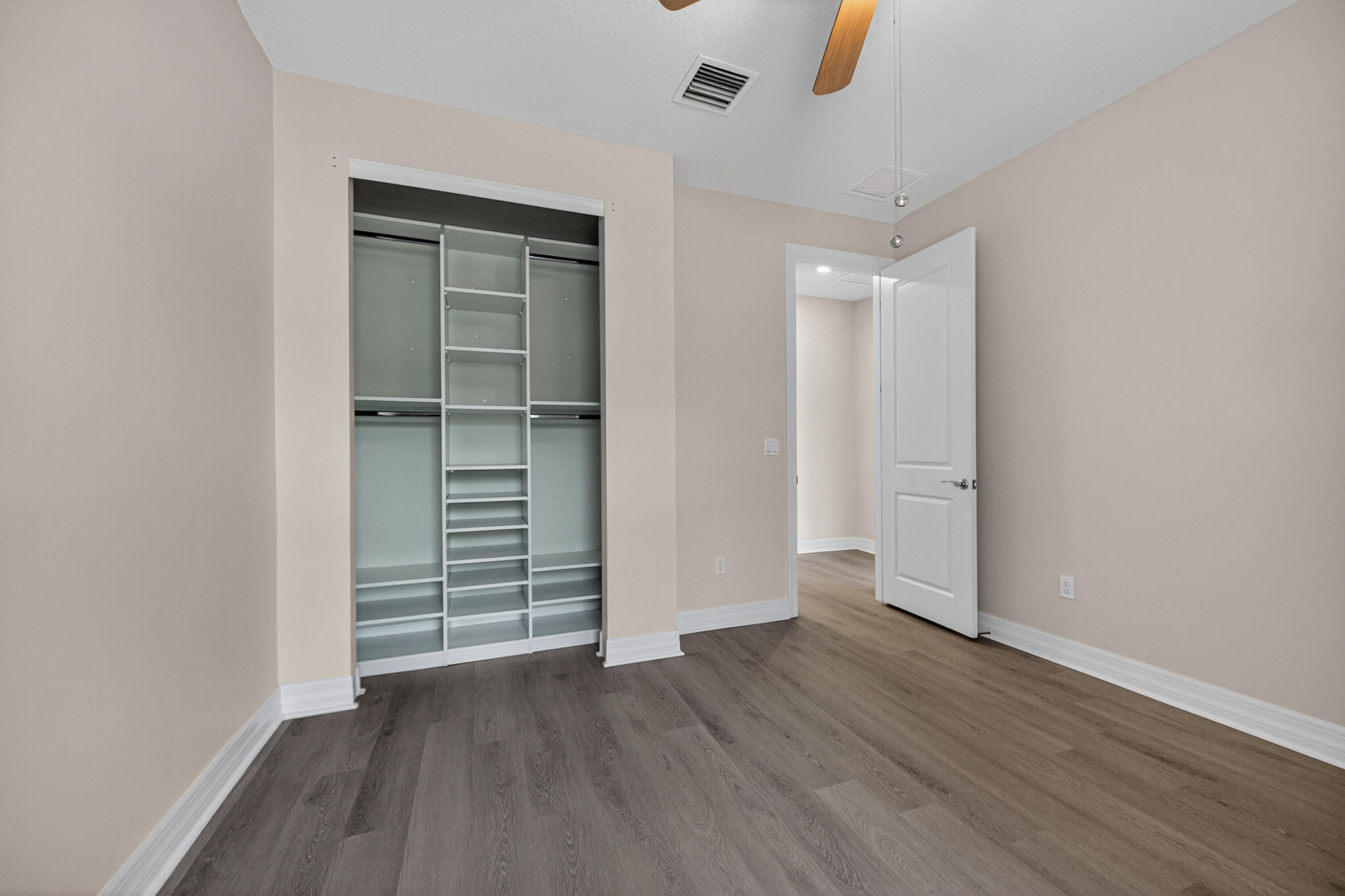 HILLCREST COUNTRY CLUB SOUTH - Residential