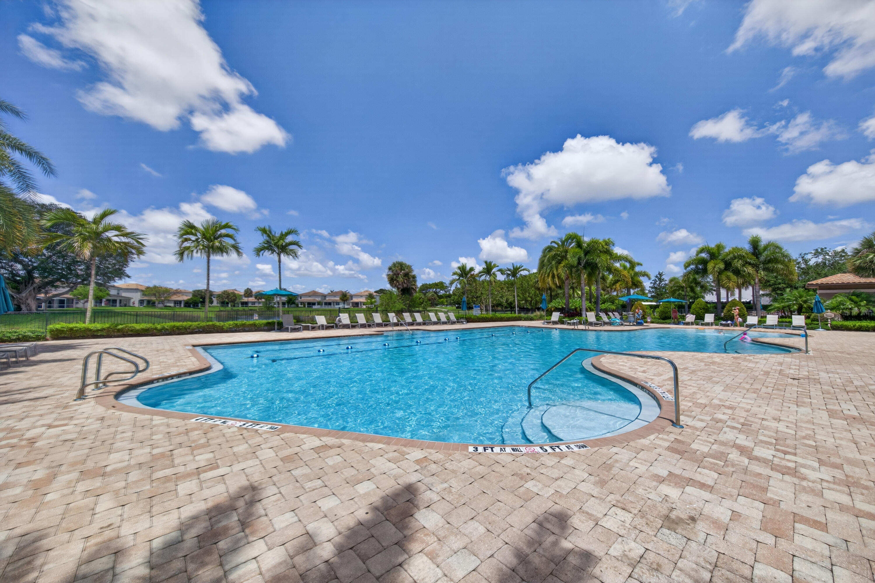 HILLCREST COUNTRY CLUB SOUTH - Residential
