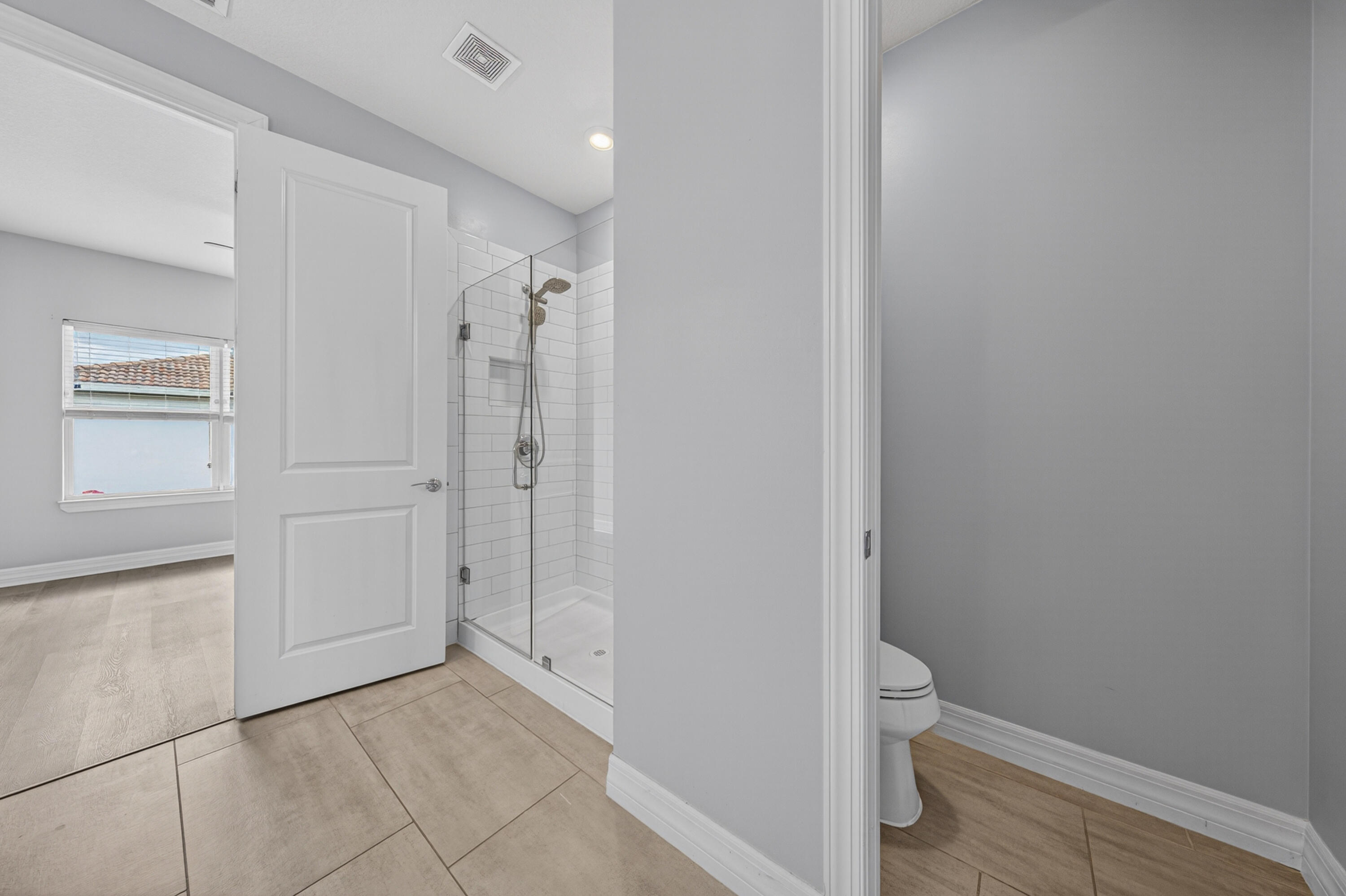 HILLCREST COUNTRY CLUB SOUTH - Residential