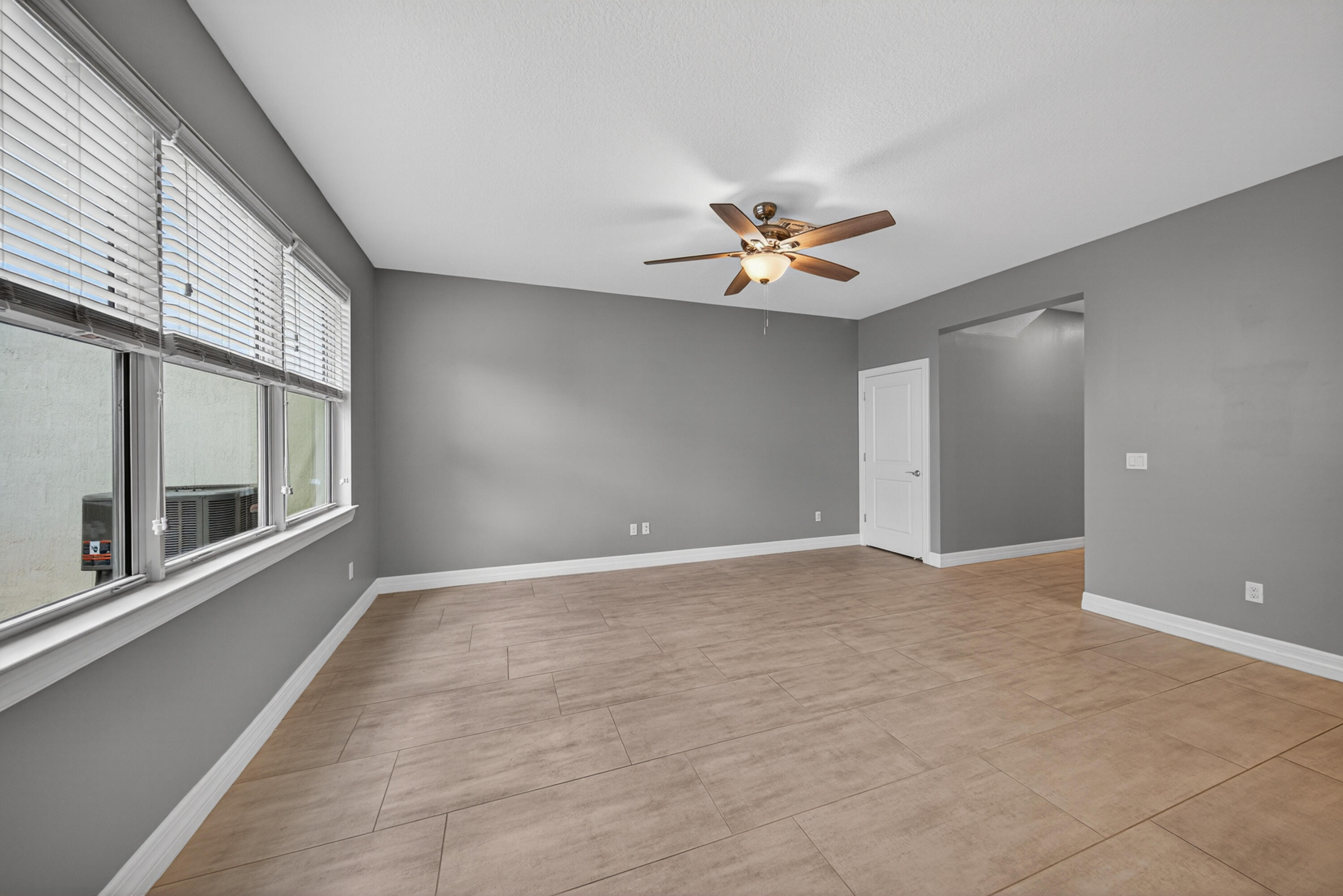 HILLCREST COUNTRY CLUB SOUTH - Residential
