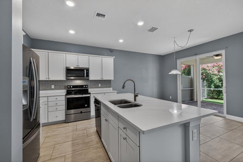 Tiny photo for 4715 Eucalyptus Drive, Hollywood, FL 33021 (MLS # B26032330)