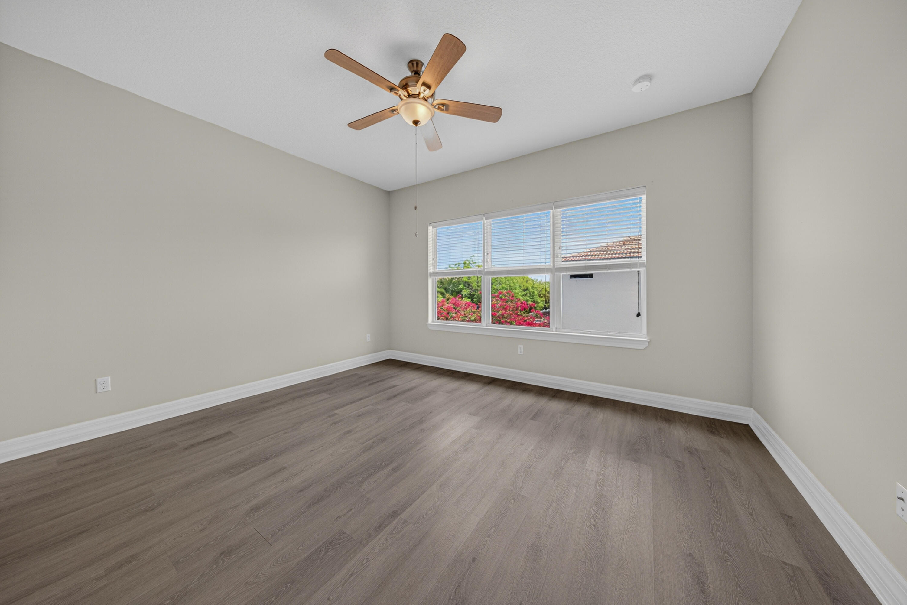 HILLCREST COUNTRY CLUB SOUTH - Residential