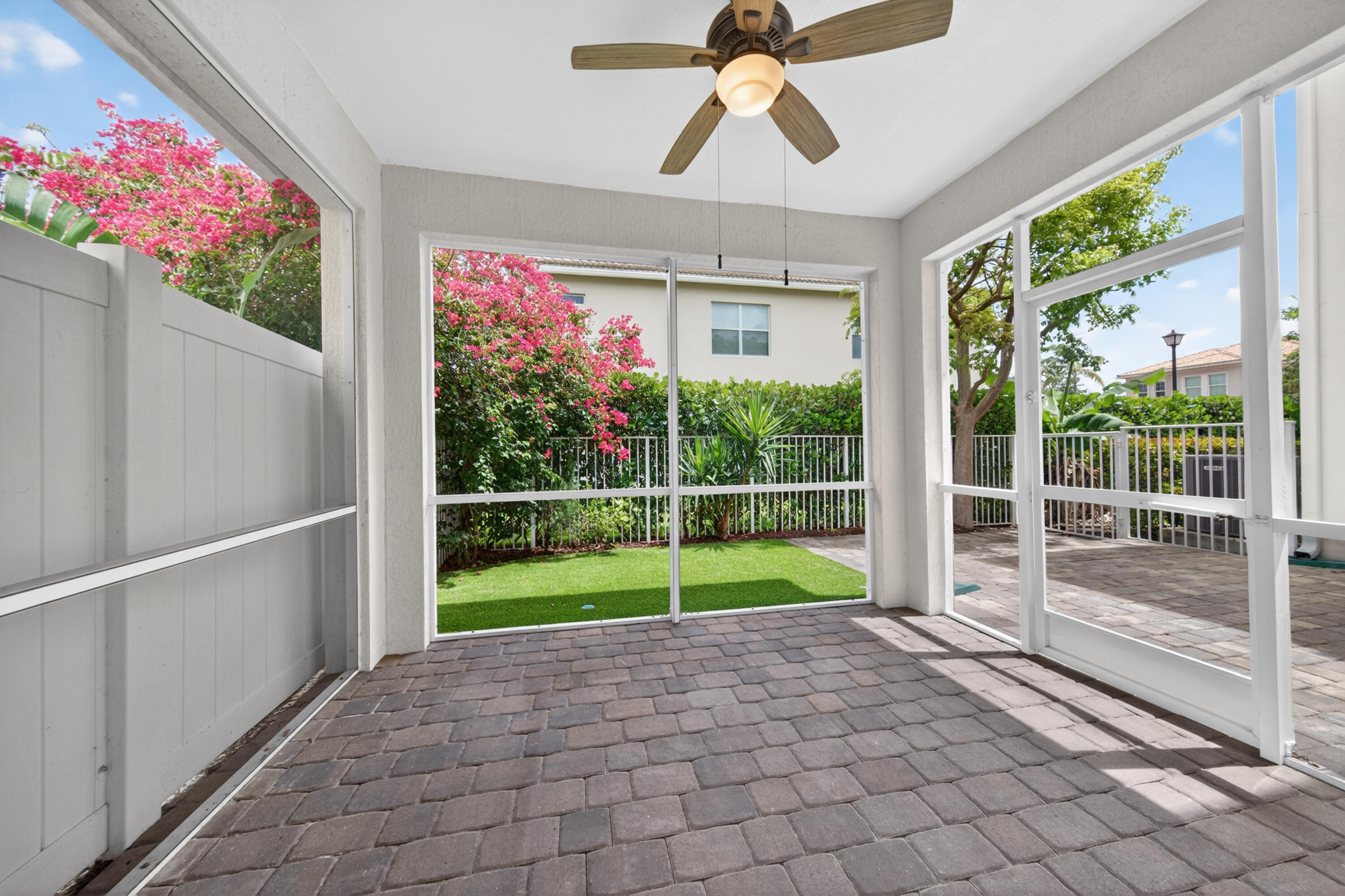 HILLCREST COUNTRY CLUB SOUTH - Residential