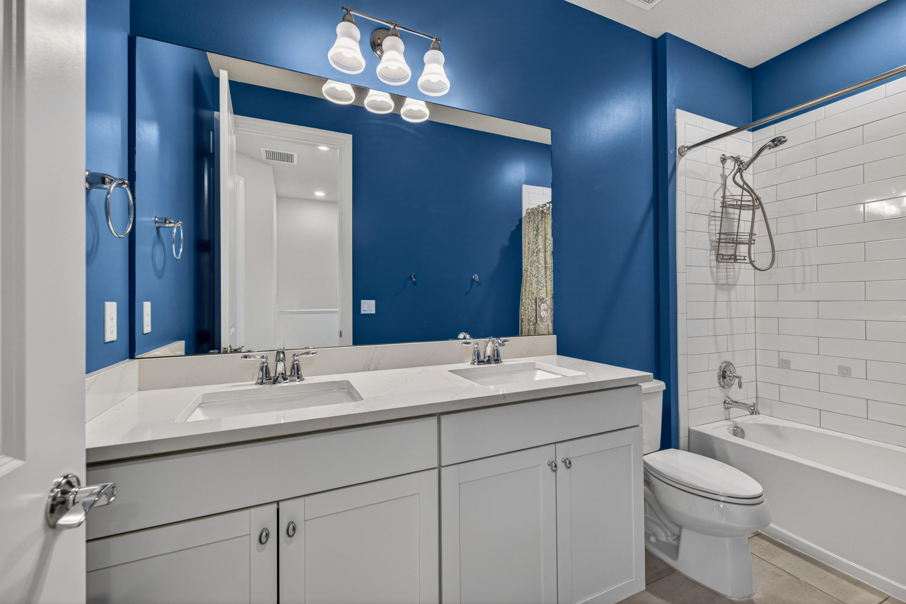 HILLCREST COUNTRY CLUB SOUTH - Residential
