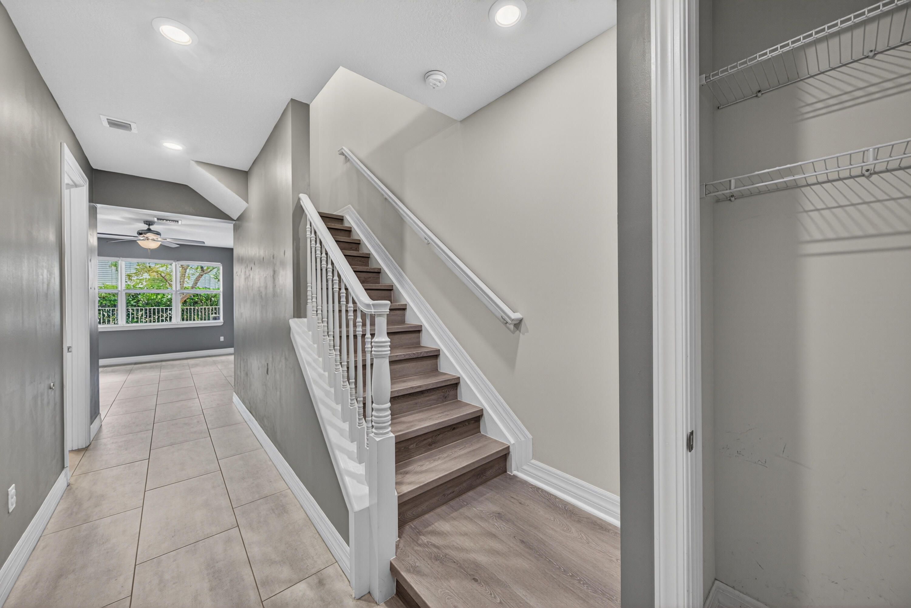 HILLCREST COUNTRY CLUB SOUTH - Residential