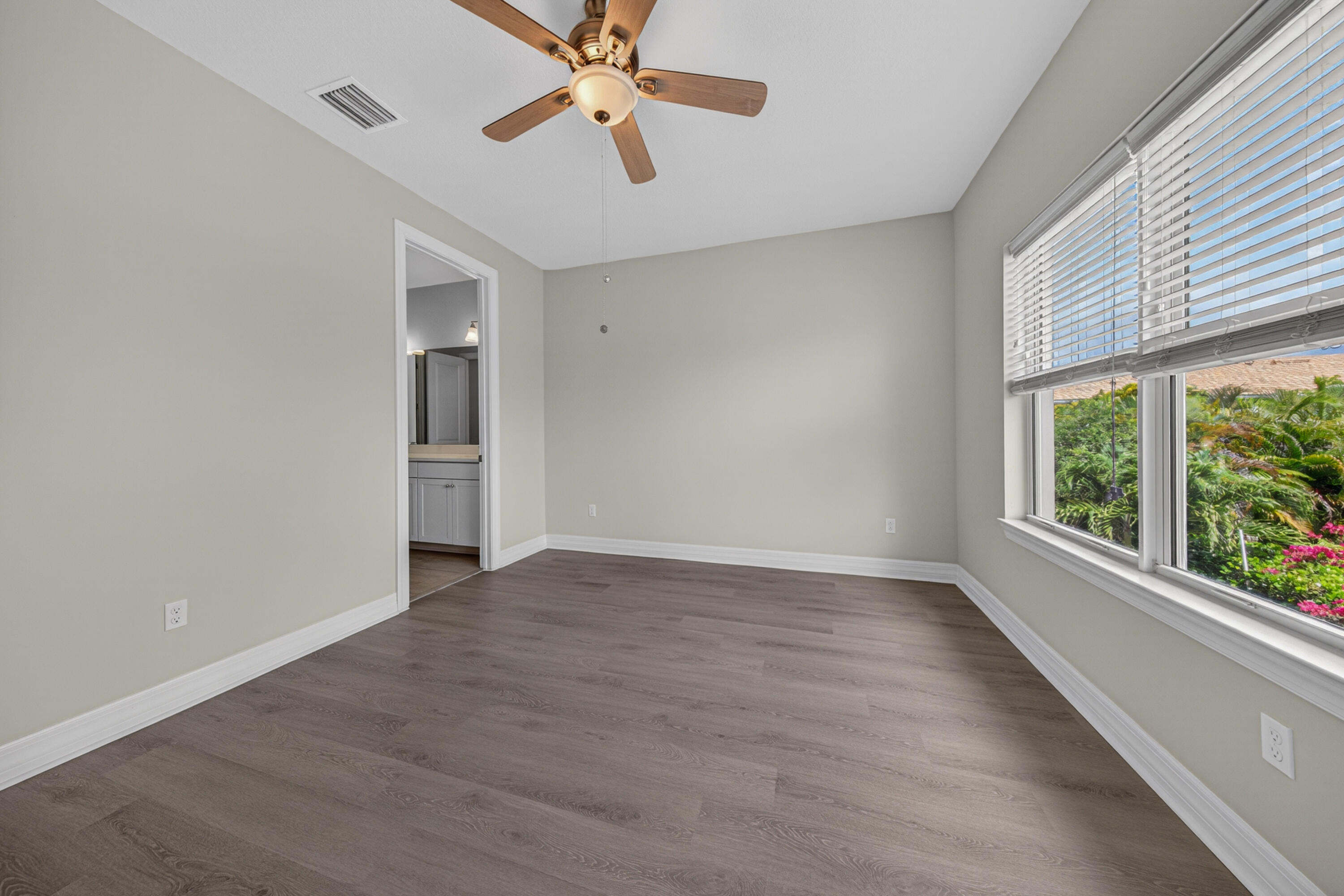 HILLCREST COUNTRY CLUB SOUTH - Residential
