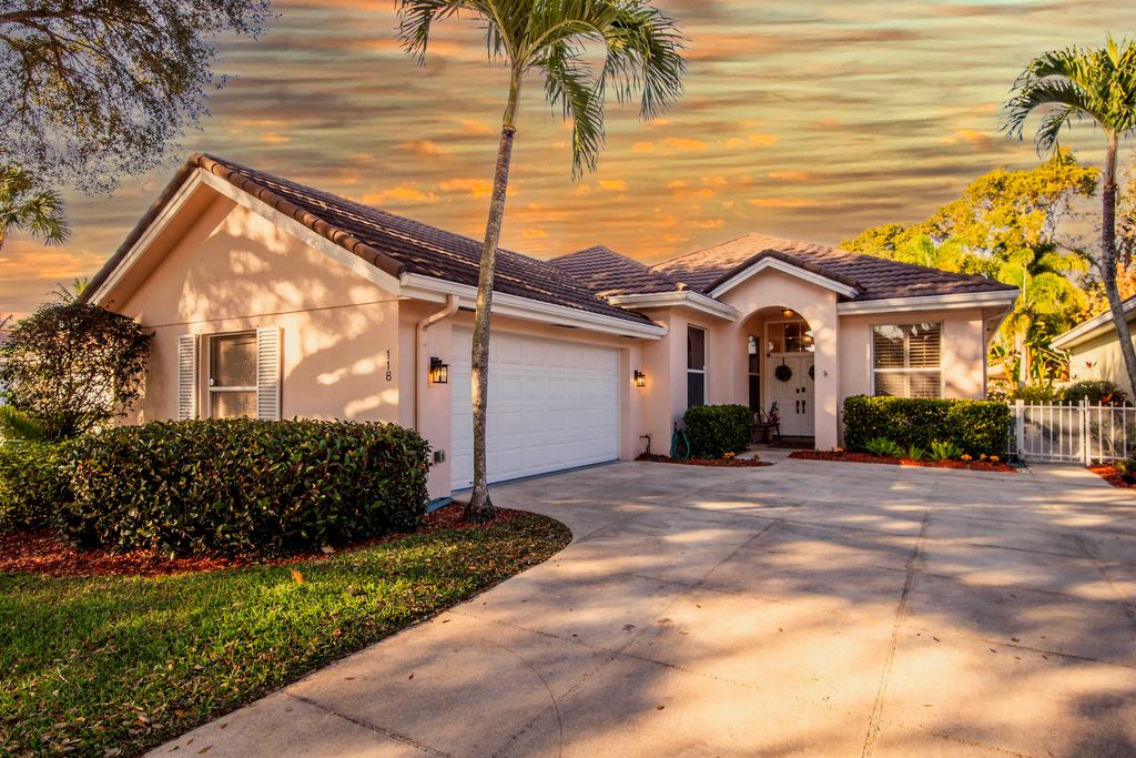 Photo of 118 E Hampton Way, Jupiter, FL 33458 (MLS # R11167160)