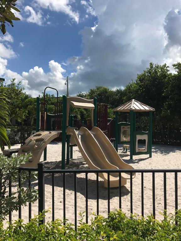 THOUSAND OAKS - Residential