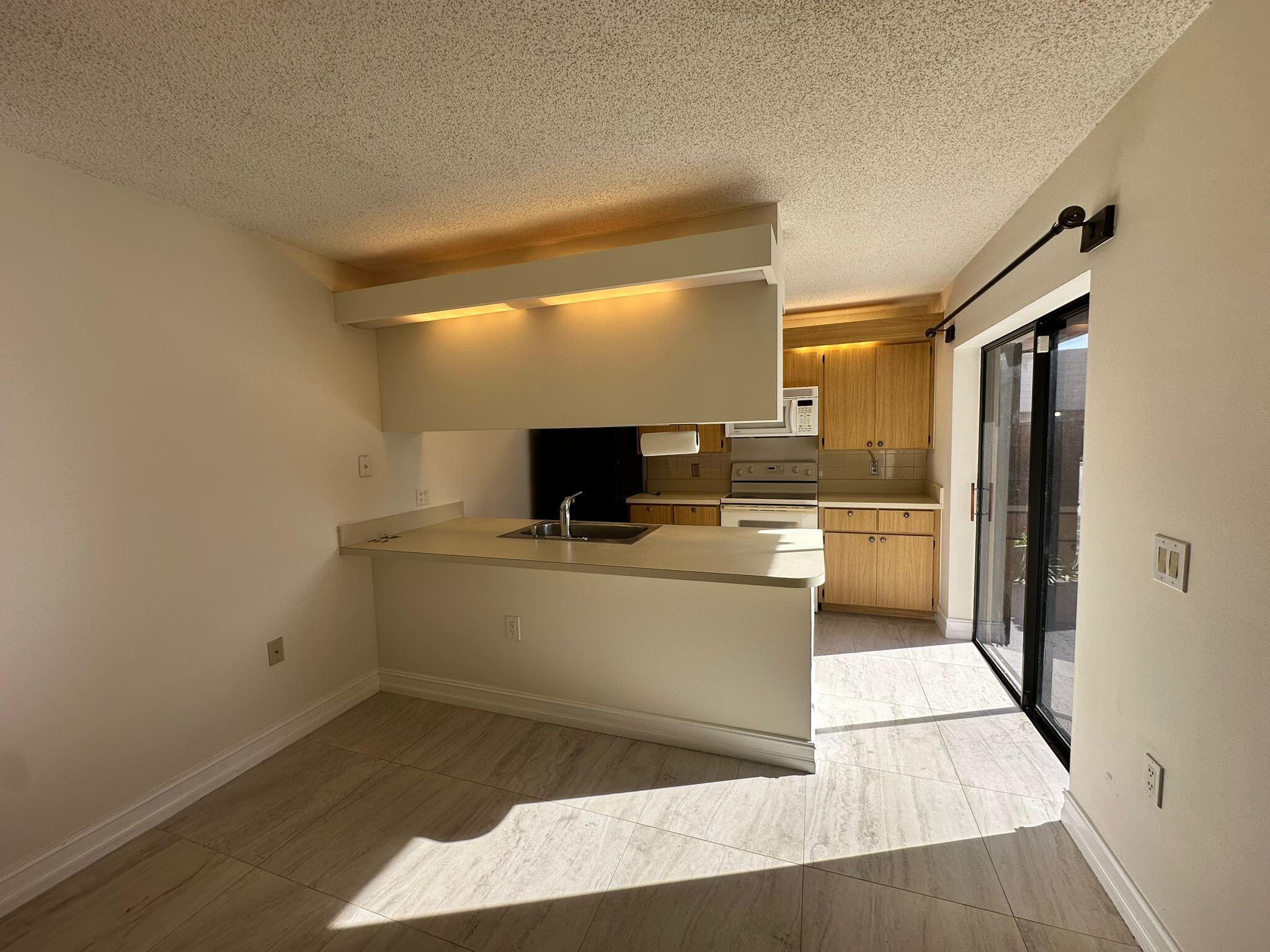 VILLAGE OF SANDALWOOD LAKES SOUTH - Residential