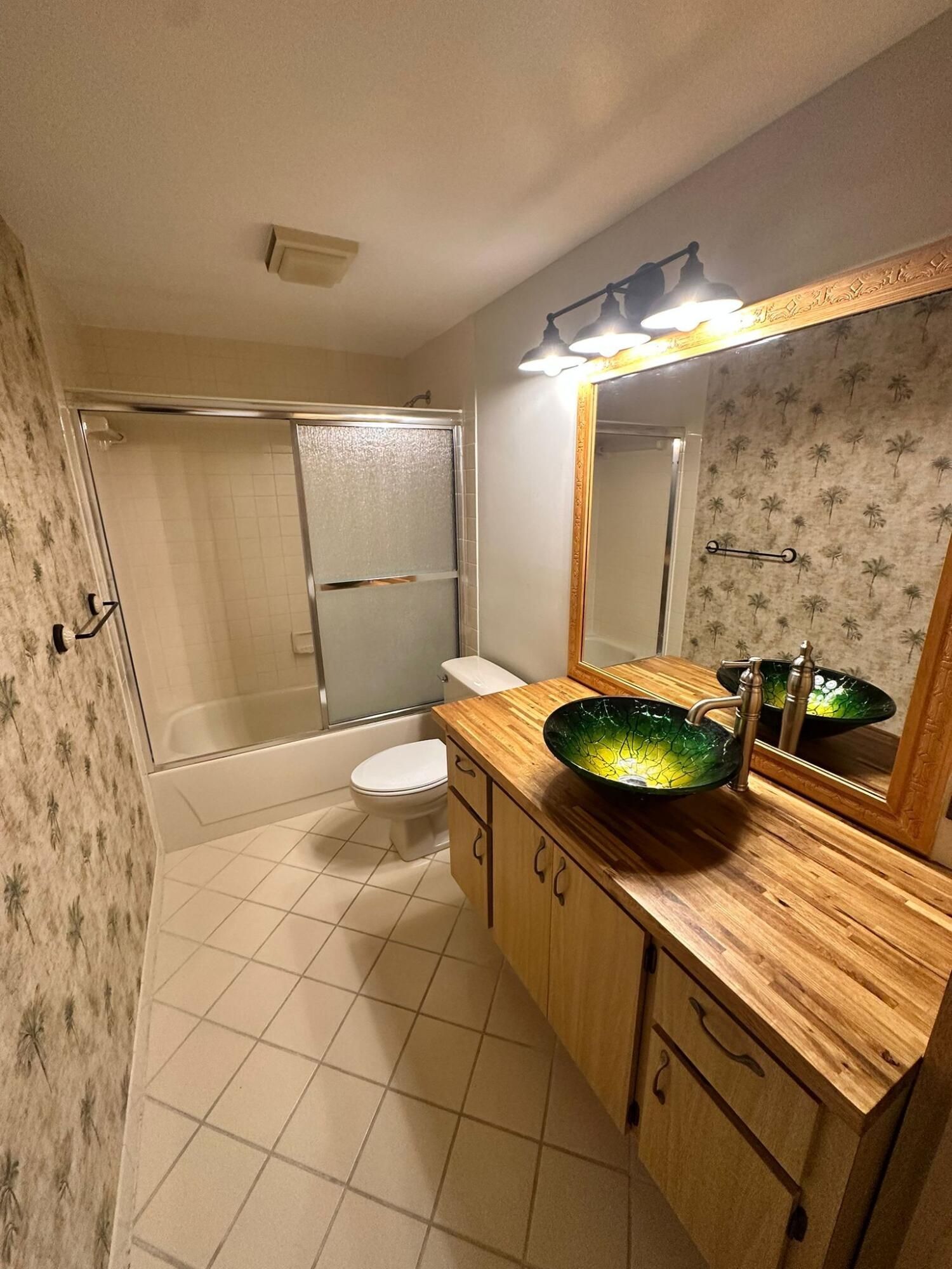 VILLAGE OF SANDALWOOD LAKES SOUTH - Residential