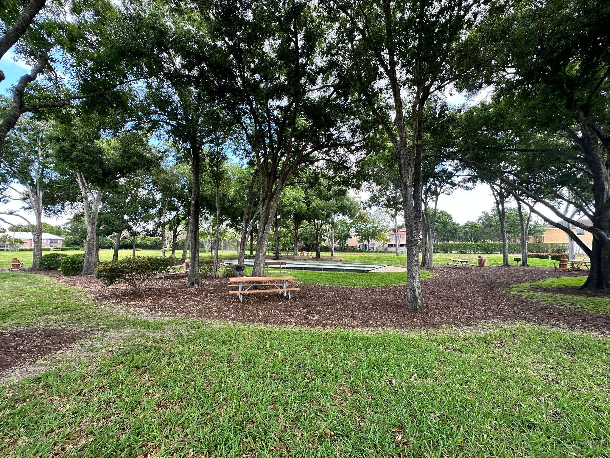 VILLAGE OF SANDALWOOD LAKES SOUTH - Residential