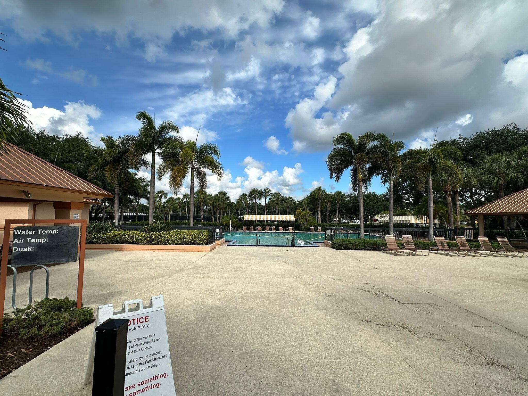 VILLAGE OF SANDALWOOD LAKES SOUTH - Residential