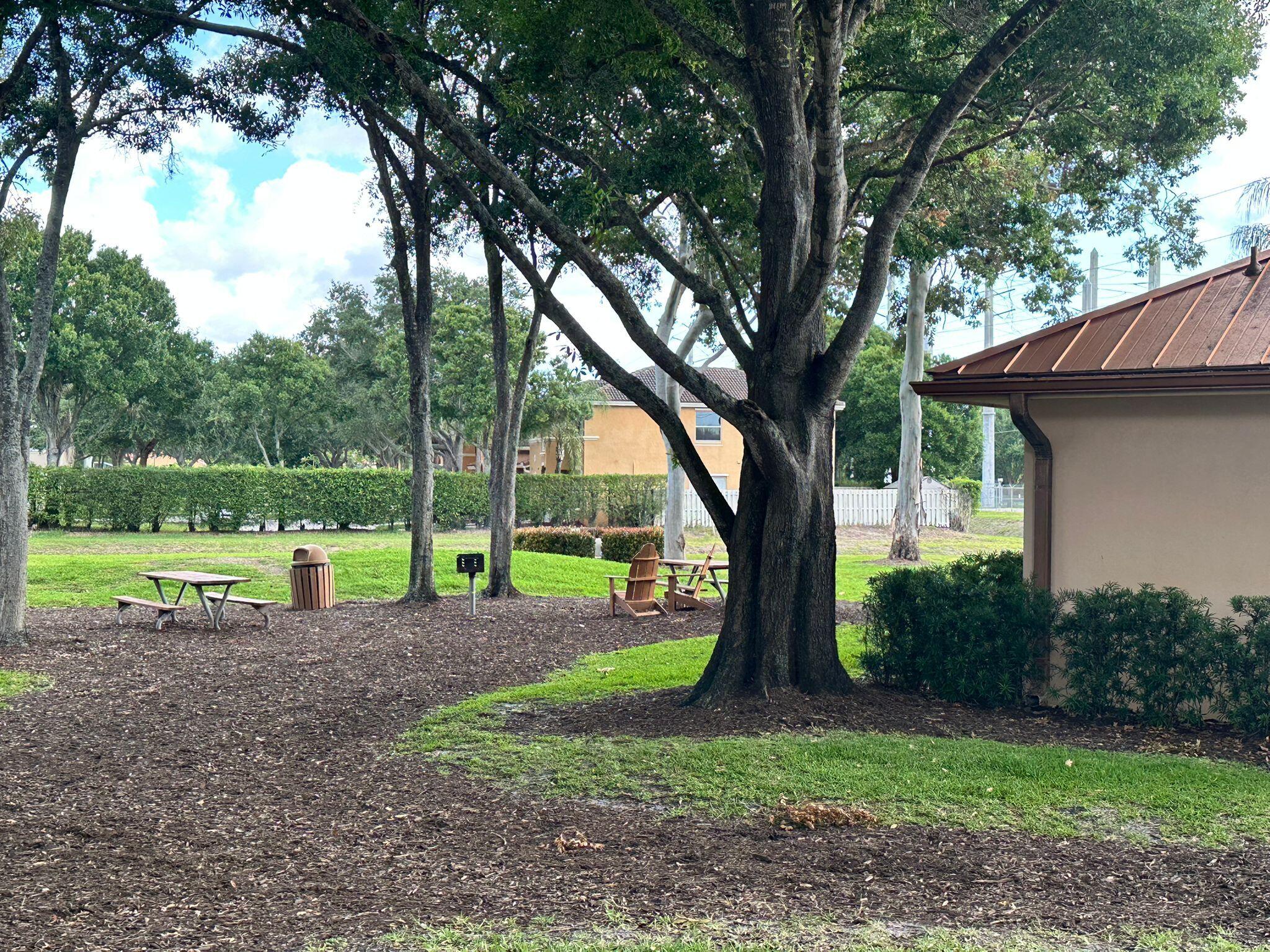 VILLAGE OF SANDALWOOD LAKES SOUTH - Residential