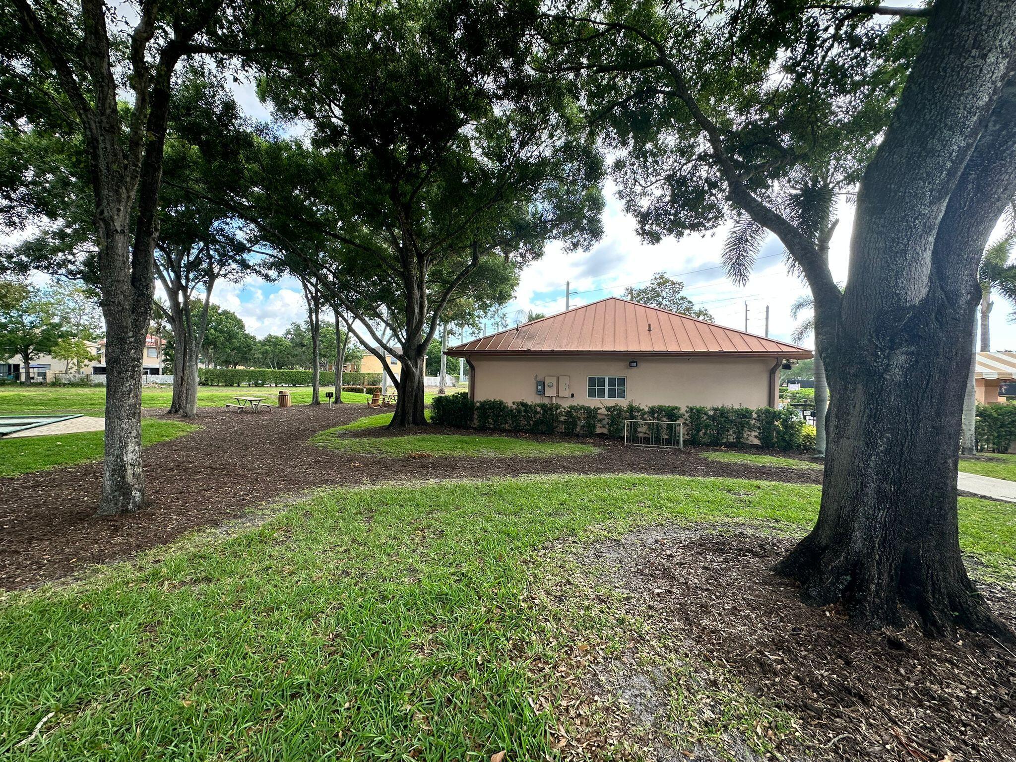 VILLAGE OF SANDALWOOD LAKES SOUTH - Residential