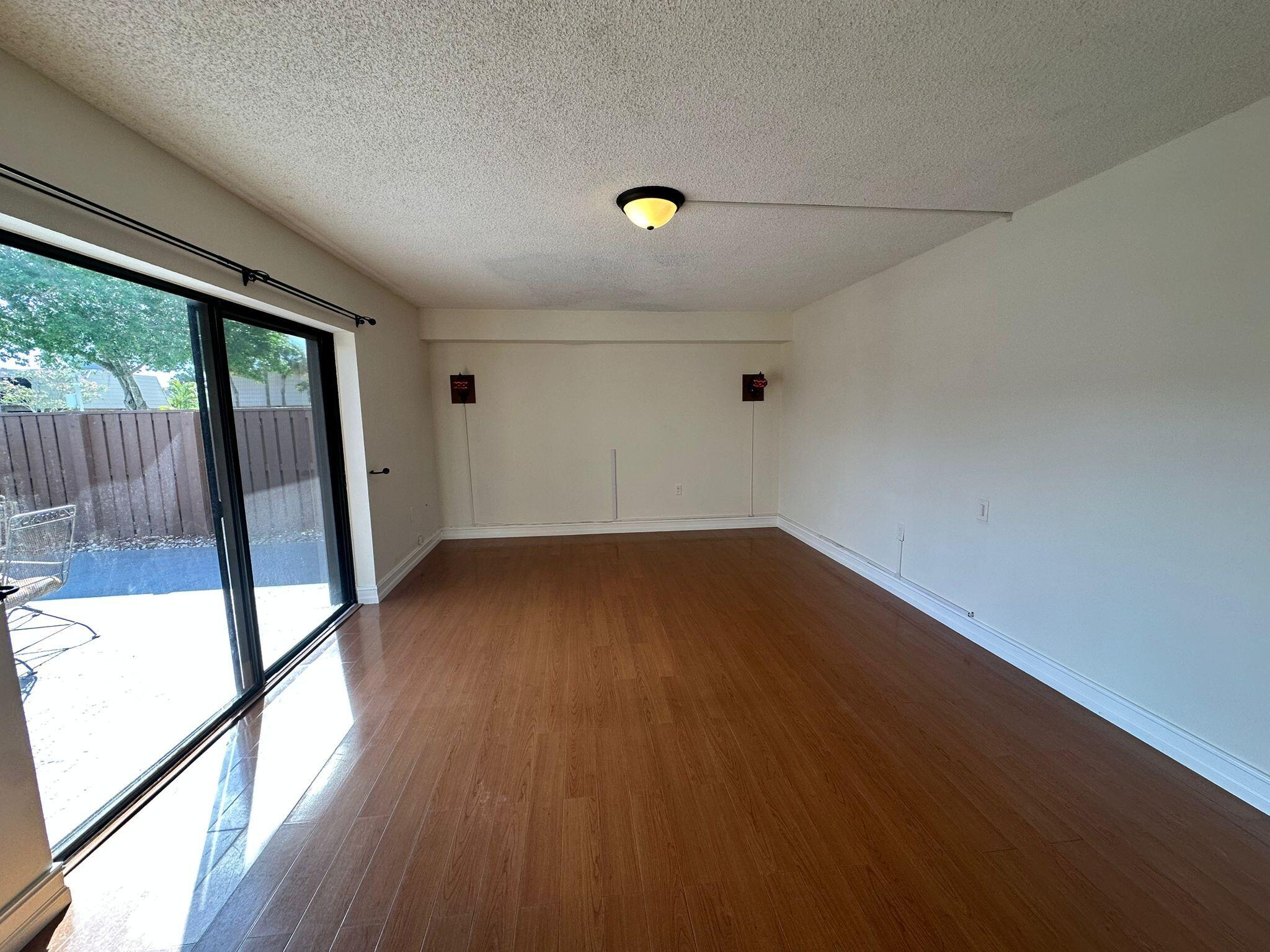 VILLAGE OF SANDALWOOD LAKES SOUTH - Residential