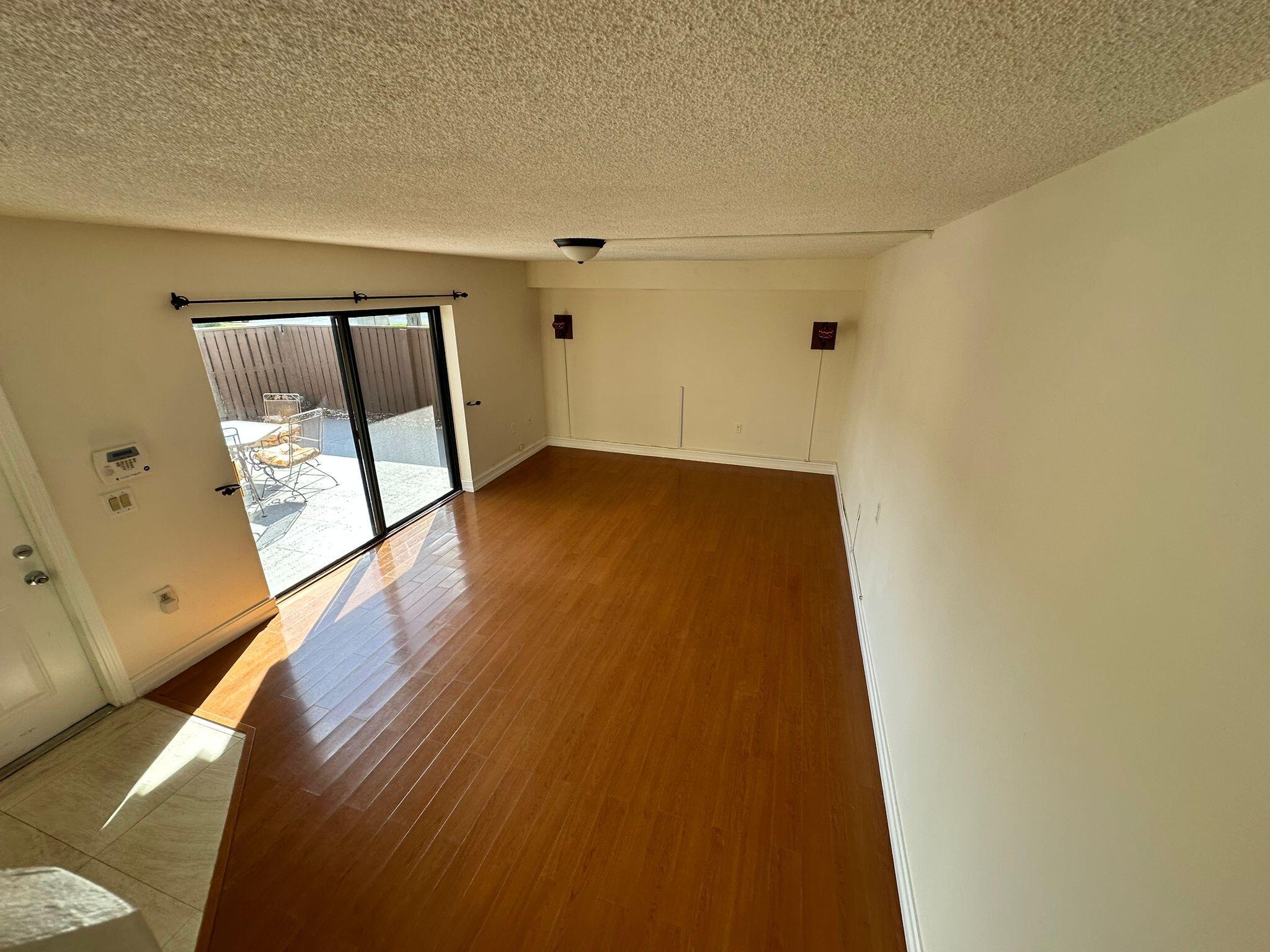 VILLAGE OF SANDALWOOD LAKES SOUTH - Residential