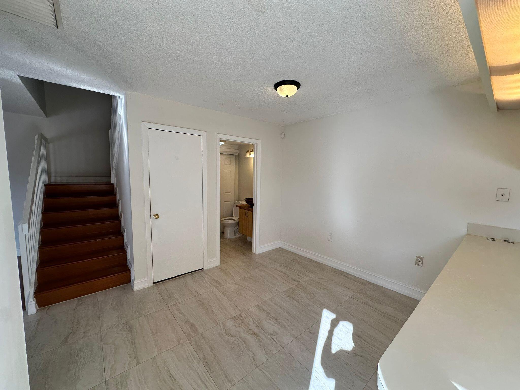 VILLAGE OF SANDALWOOD LAKES SOUTH - Residential