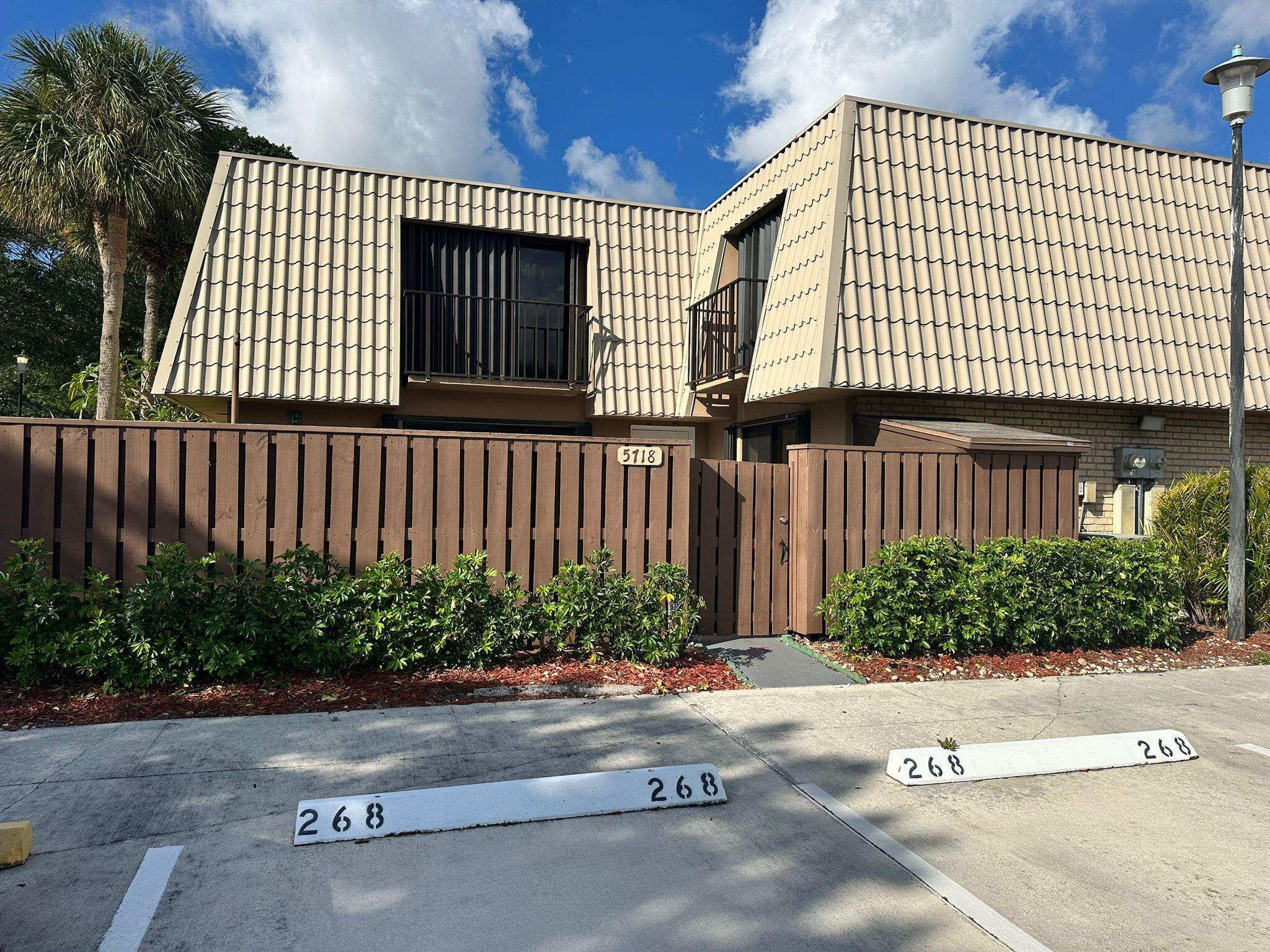 VILLAGE OF SANDALWOOD LAKES SOUTH - Residential