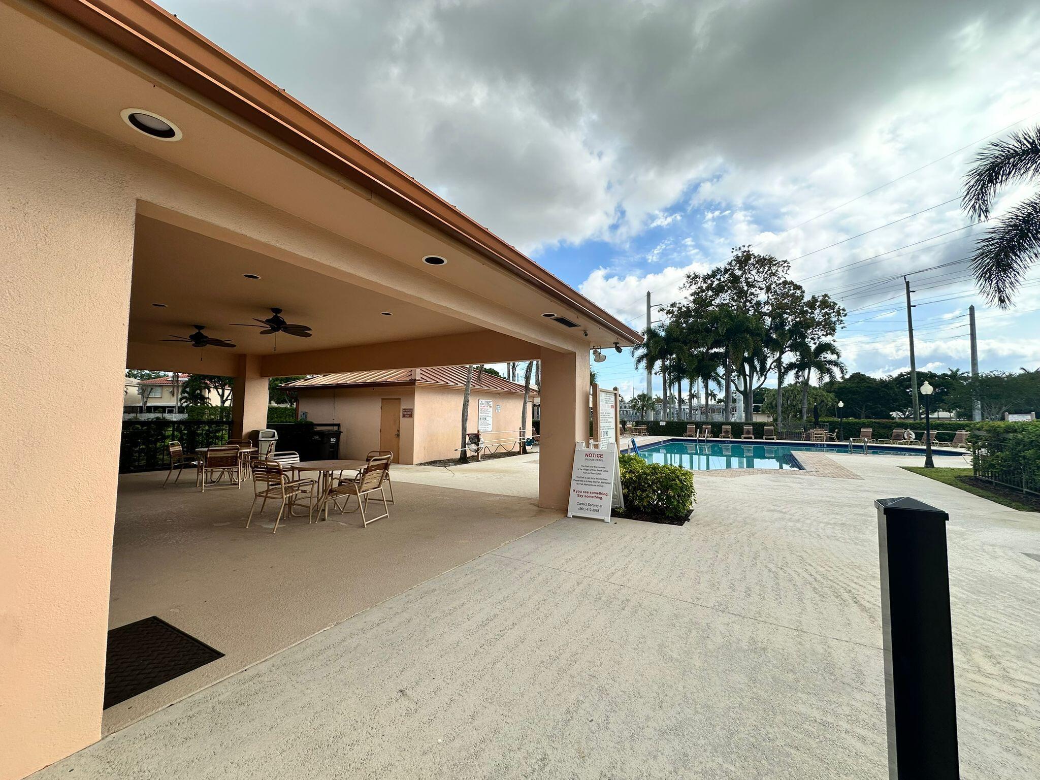 VILLAGE OF SANDALWOOD LAKES SOUTH - Residential