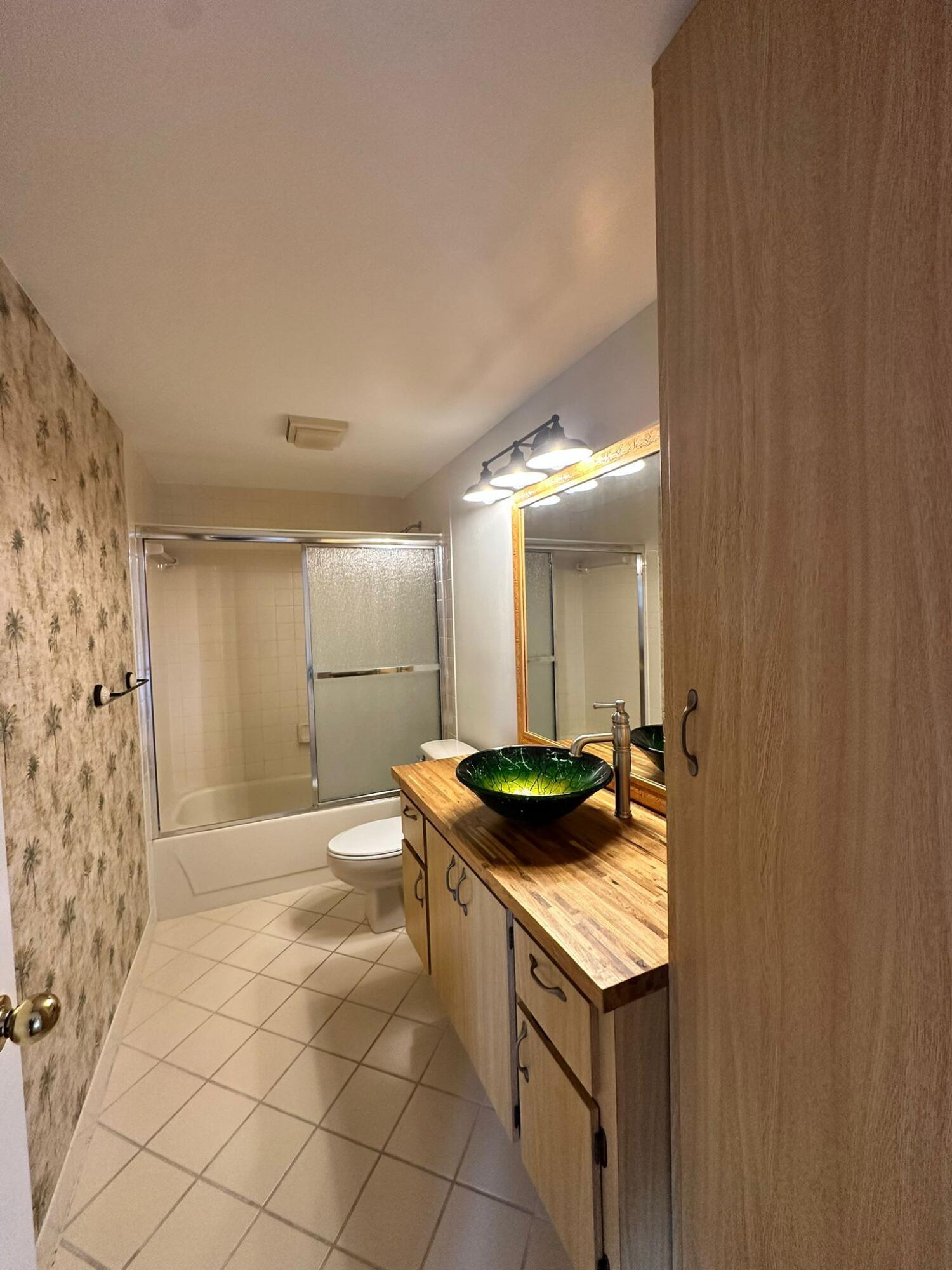 VILLAGE OF SANDALWOOD LAKES SOUTH - Residential